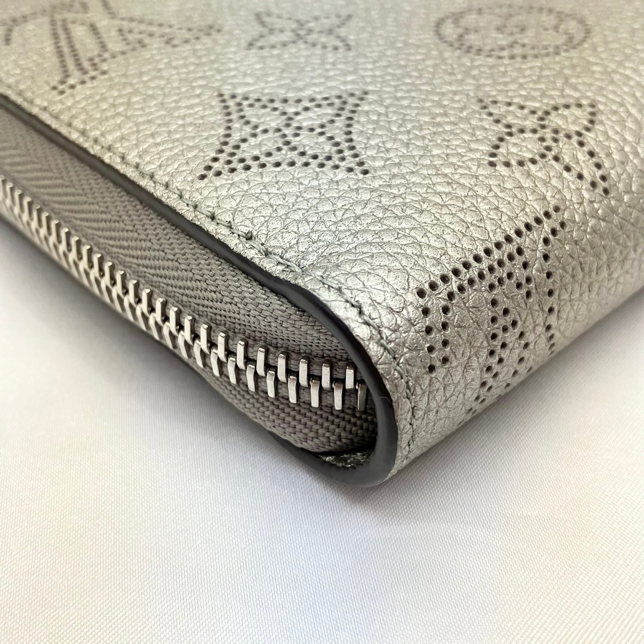 LOUIS VUITTON(�륤�����ȥ�) ���åԡ�������å� M81642 �᥿��å�����С� �ޥҥ� IC�� Ȣ������ ���A (����Ź)