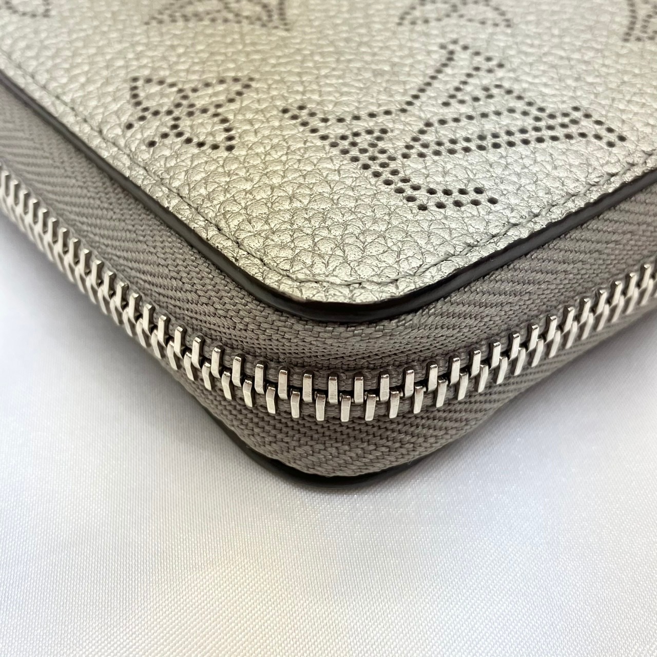 LOUIS VUITTON(�륤�����ȥ�) ���åԡ�������å� M81642 �᥿��å�����С� �ޥҥ� IC�� Ȣ������ ���A (����Ź)