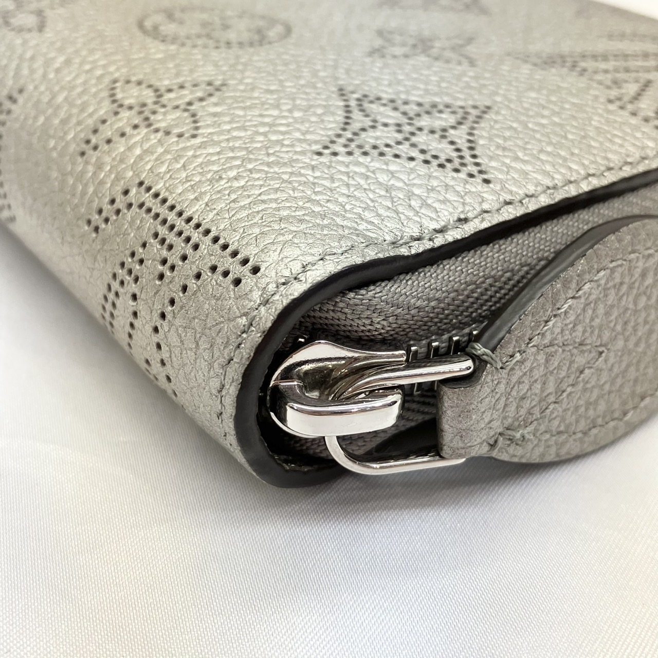 LOUIS VUITTON(�륤�����ȥ�) ���åԡ�������å� M81642 �᥿��å�����С� �ޥҥ� IC�� Ȣ������ ���A (����Ź)