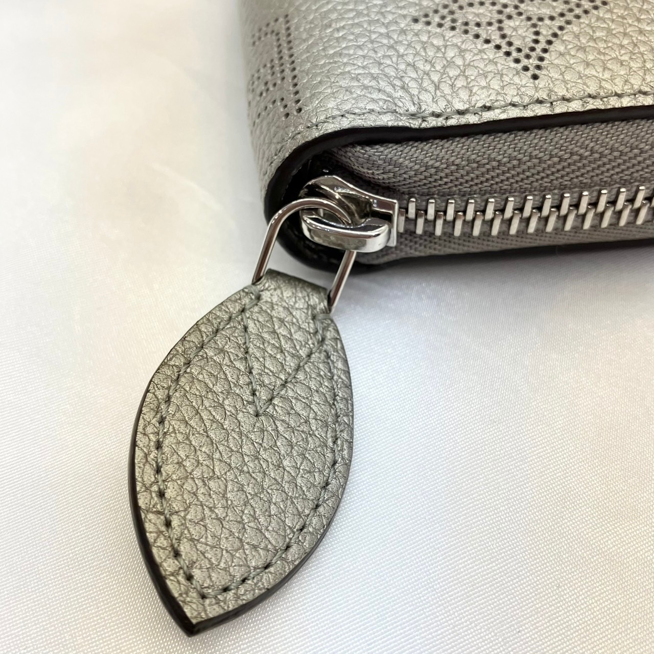 LOUIS VUITTON(�륤�����ȥ�) ���åԡ�������å� M81642 �᥿��å�����С� �ޥҥ� IC�� Ȣ������ ���A (����Ź)