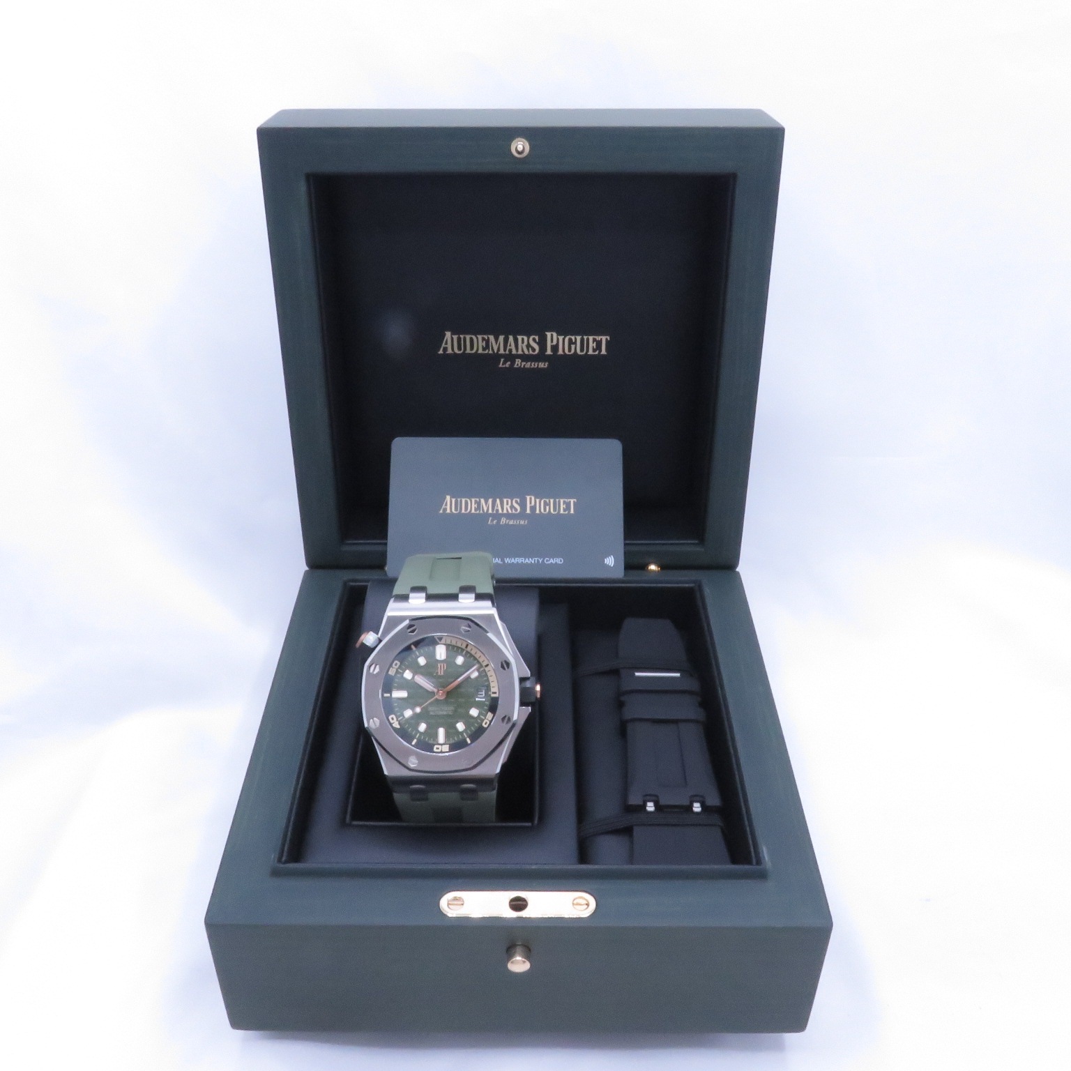 AUDEMARS PIGUET(�����ǥޥԥ�)/������륪�������ե��祢�����С�/15720ST.OO.A052CA.01/���������꡼��/��С�/�֥�å����ȥ�å���/2025ǯ/̤����/NAC-395��̾�Ų�Ź��