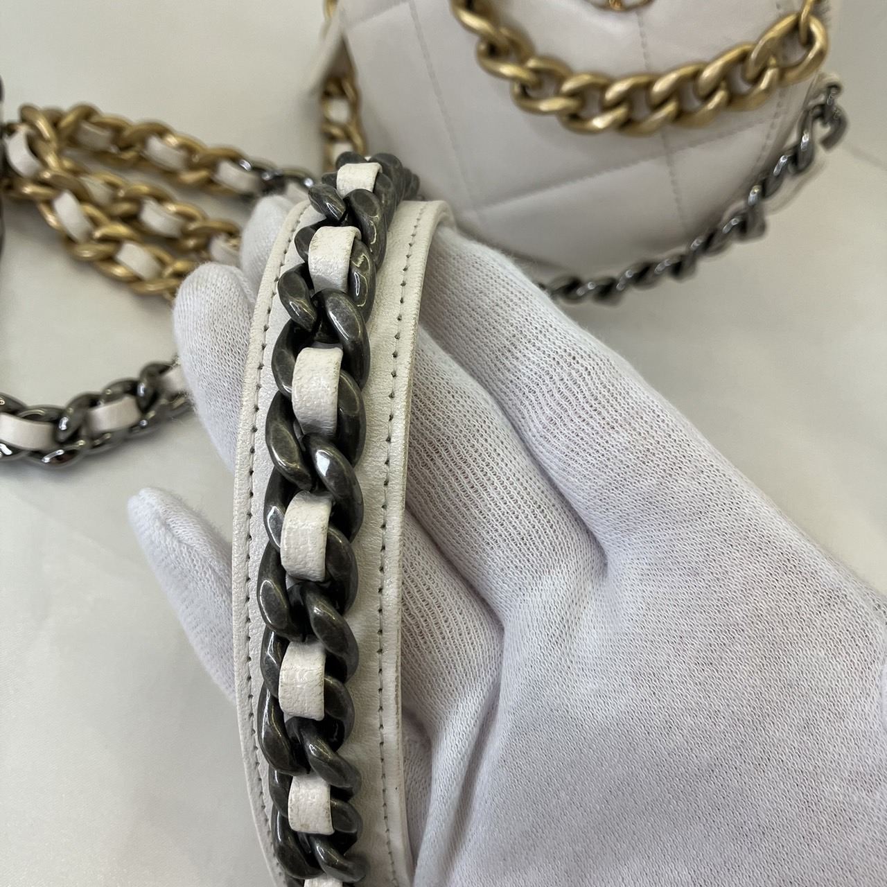 CHANEL(����ͥ�) ����ͥ�19 �ߥ˥饦��ɥ������󥷥����� �����ܥ꡼ ������ �����/������/31���� ���AB (����Ź)