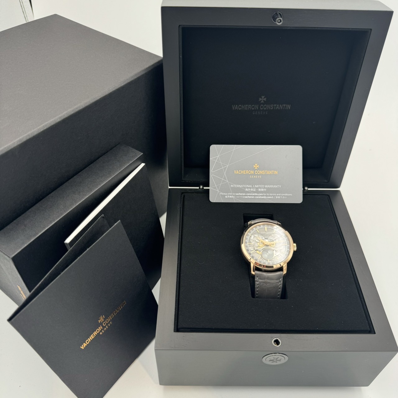 VACHERON CONSTANTIN(����������󡦥��󥹥��󥿥�)�ȥ�ǥ�����ʥ� ����ץ꡼�ȥ��������������ץ�ե����� 4020T/000R-B654 ������� ���ض�Ź CAT-422