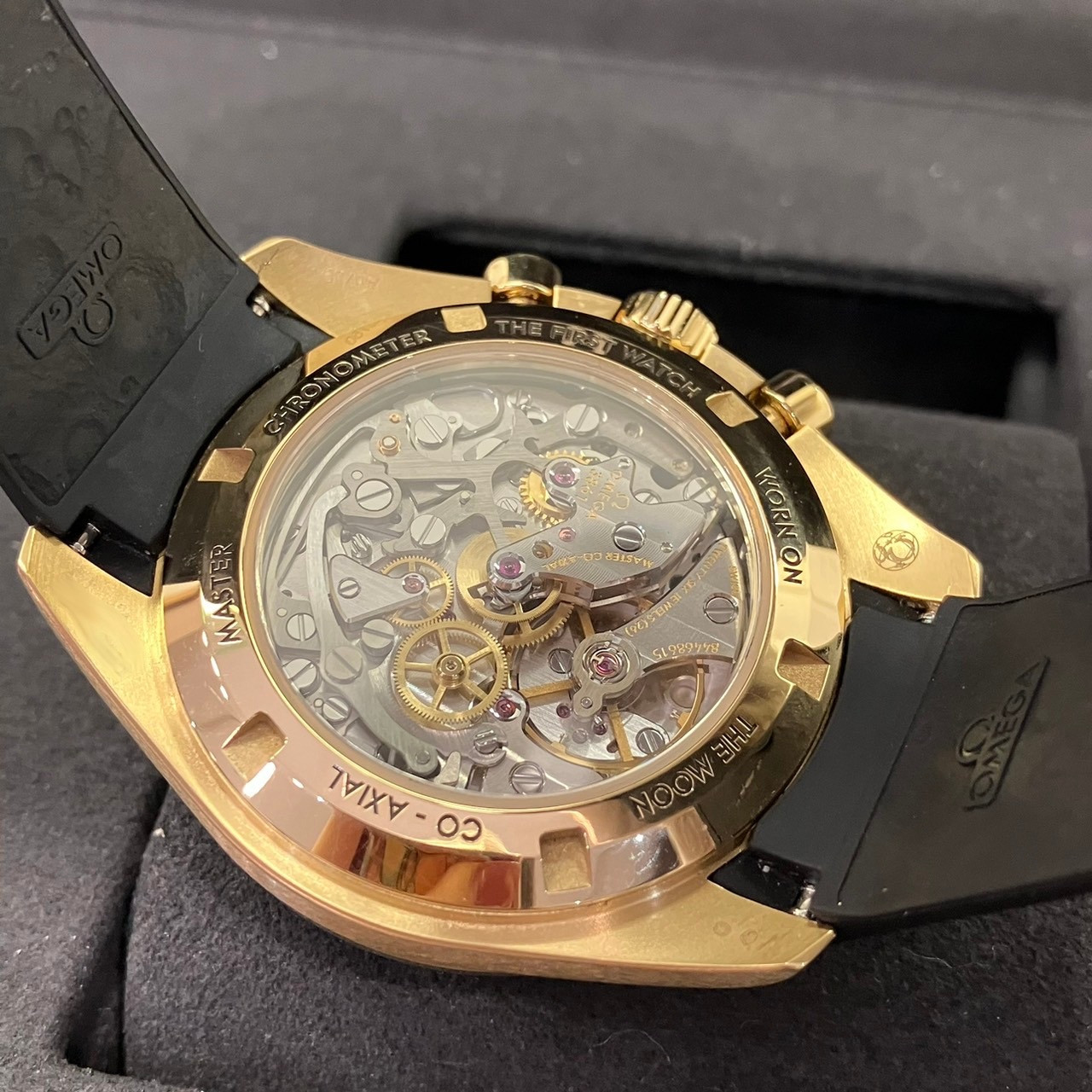 OMEGA(���ᥬ) ���ԡ��ɥޥ����� �ࡼ�󥦥��å� �ץ��ե��å���ʥ� 310.63.42.50.10.001 750YG 2025ǯ7�� ����� UH-44 (����Ź)