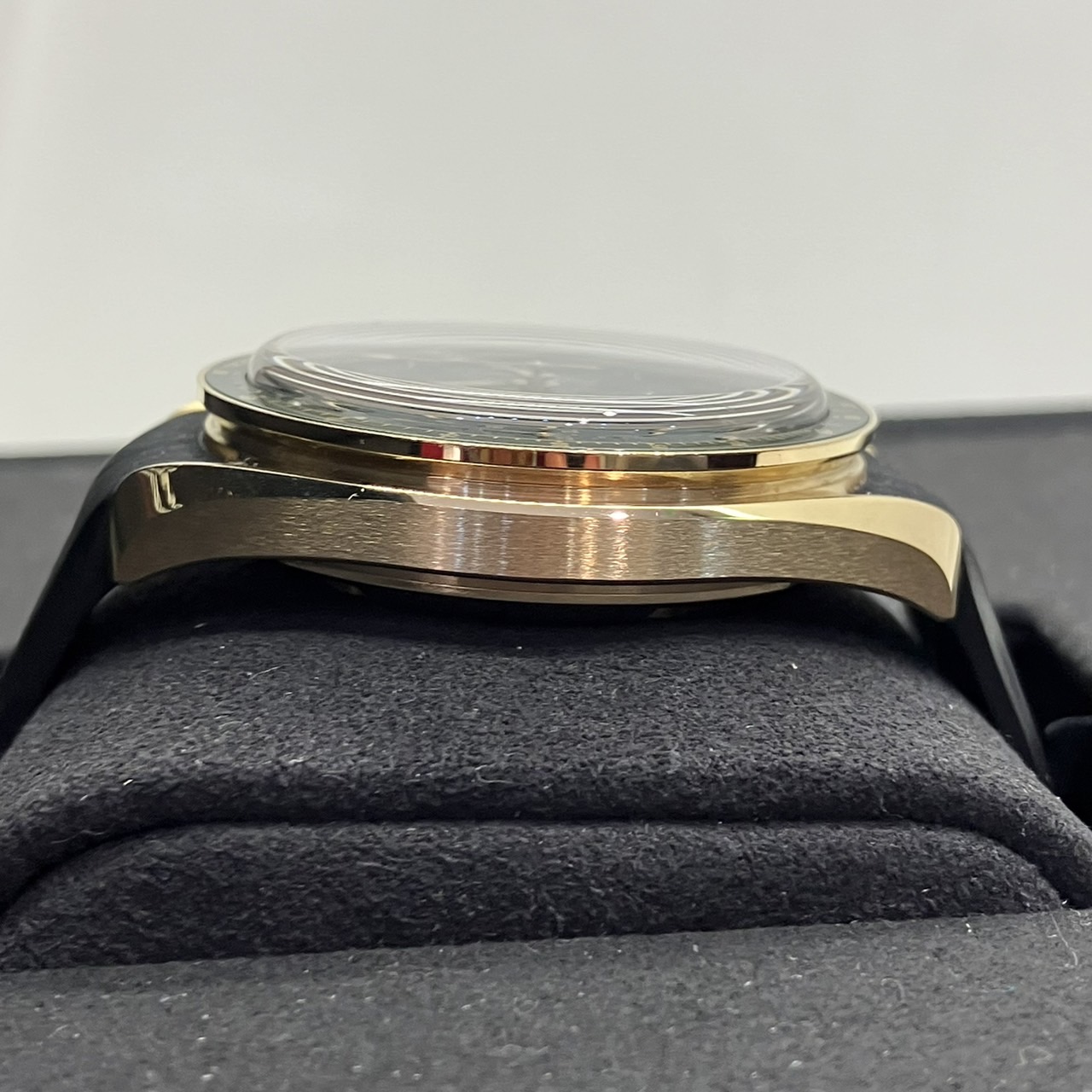 OMEGA(���ᥬ) ���ԡ��ɥޥ����� �ࡼ�󥦥��å� �ץ��ե��å���ʥ� 310.63.42.50.10.001 750YG 2025ǯ7�� ����� UH-44 (����Ź)