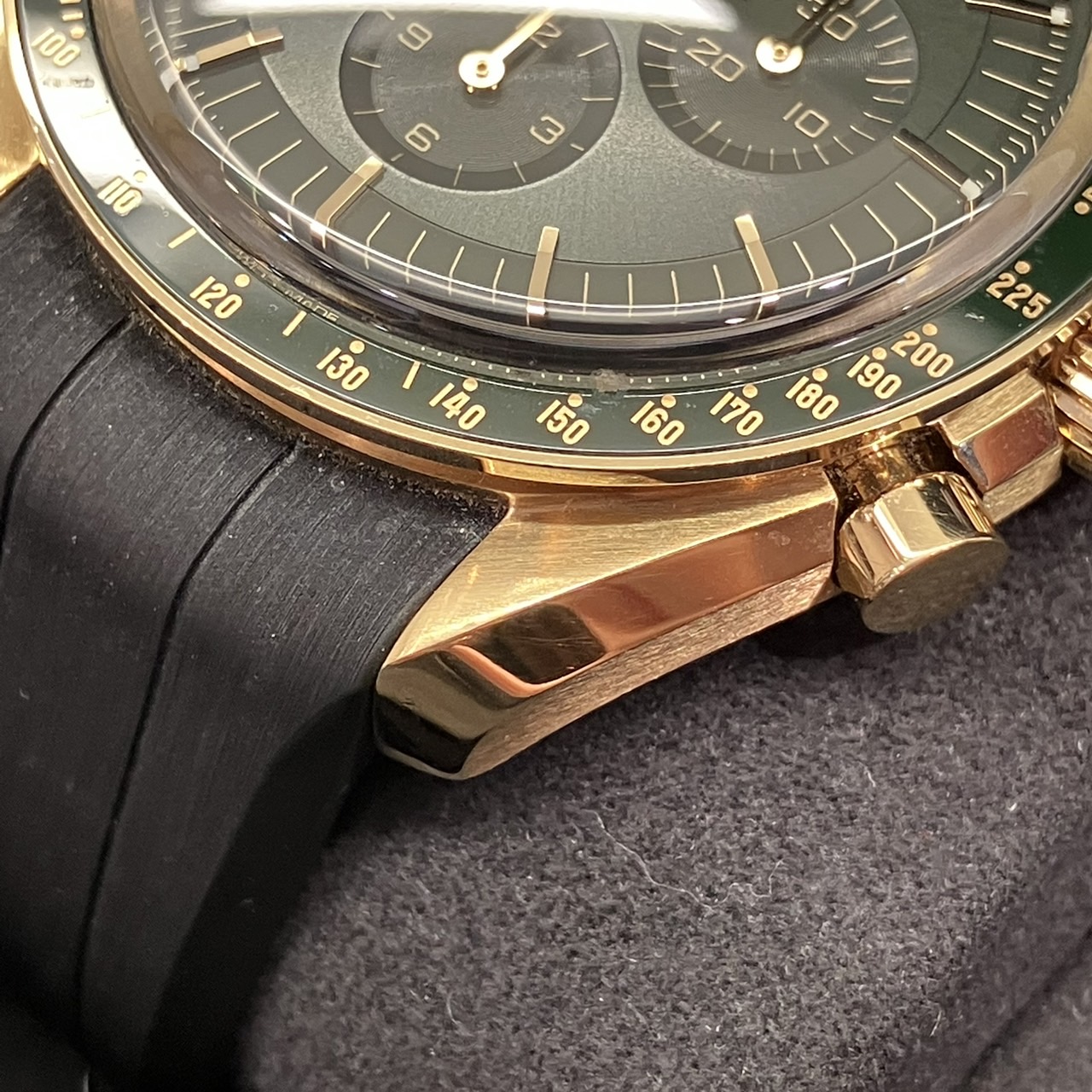 OMEGA(���ᥬ) ���ԡ��ɥޥ����� �ࡼ�󥦥��å� �ץ��ե��å���ʥ� 310.63.42.50.10.001 750YG 2025ǯ7�� ����� UH-44 (����Ź)