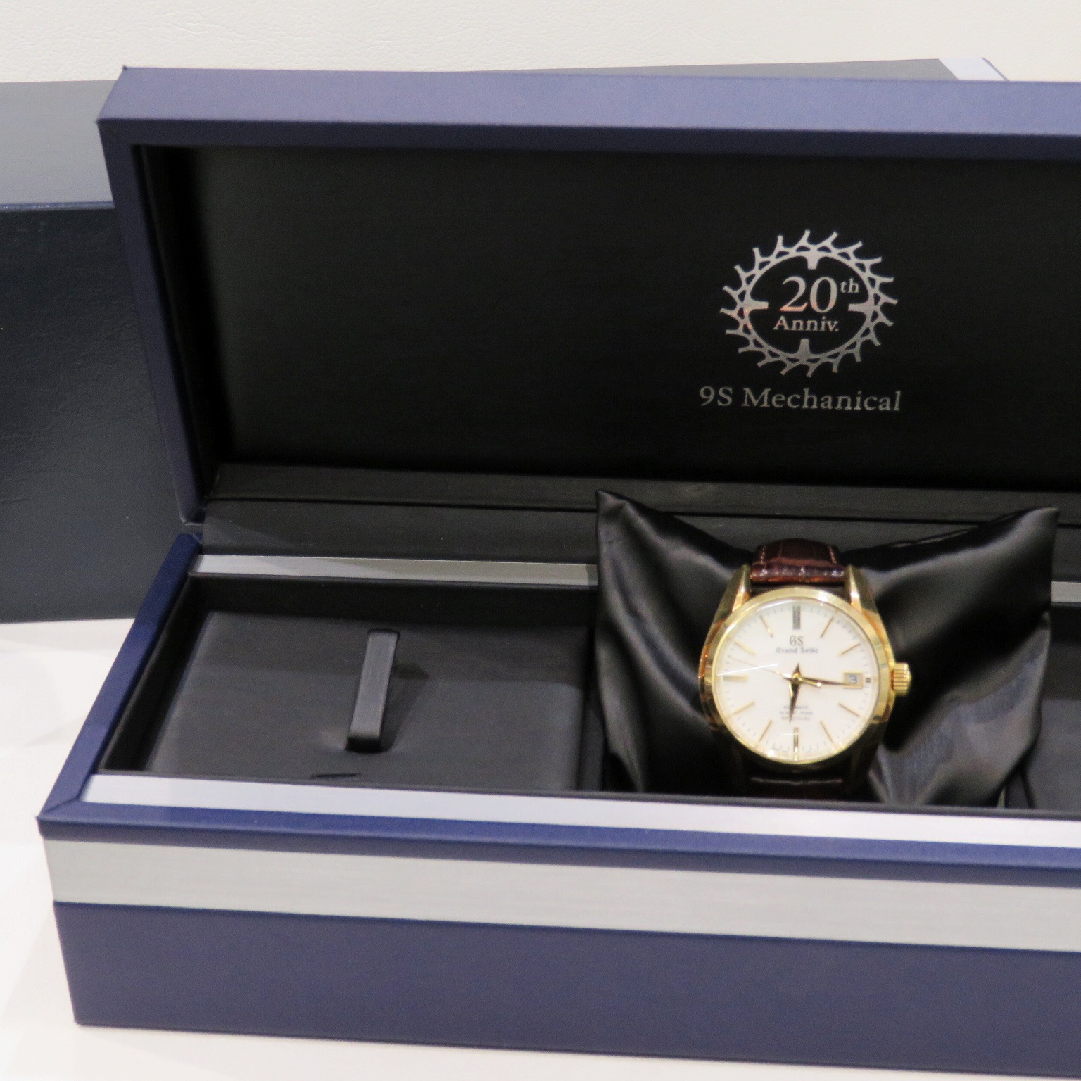 GRAND SEIKO (�����ɥ�������) �����С�9S 20��ǯ��ǰ��ǥ� ����150�ܸ��� �ӻ��� SBGH266 �ۥ磻�� YG �쥶�� ��°�ʴ��� ��� A-017 ���Ź