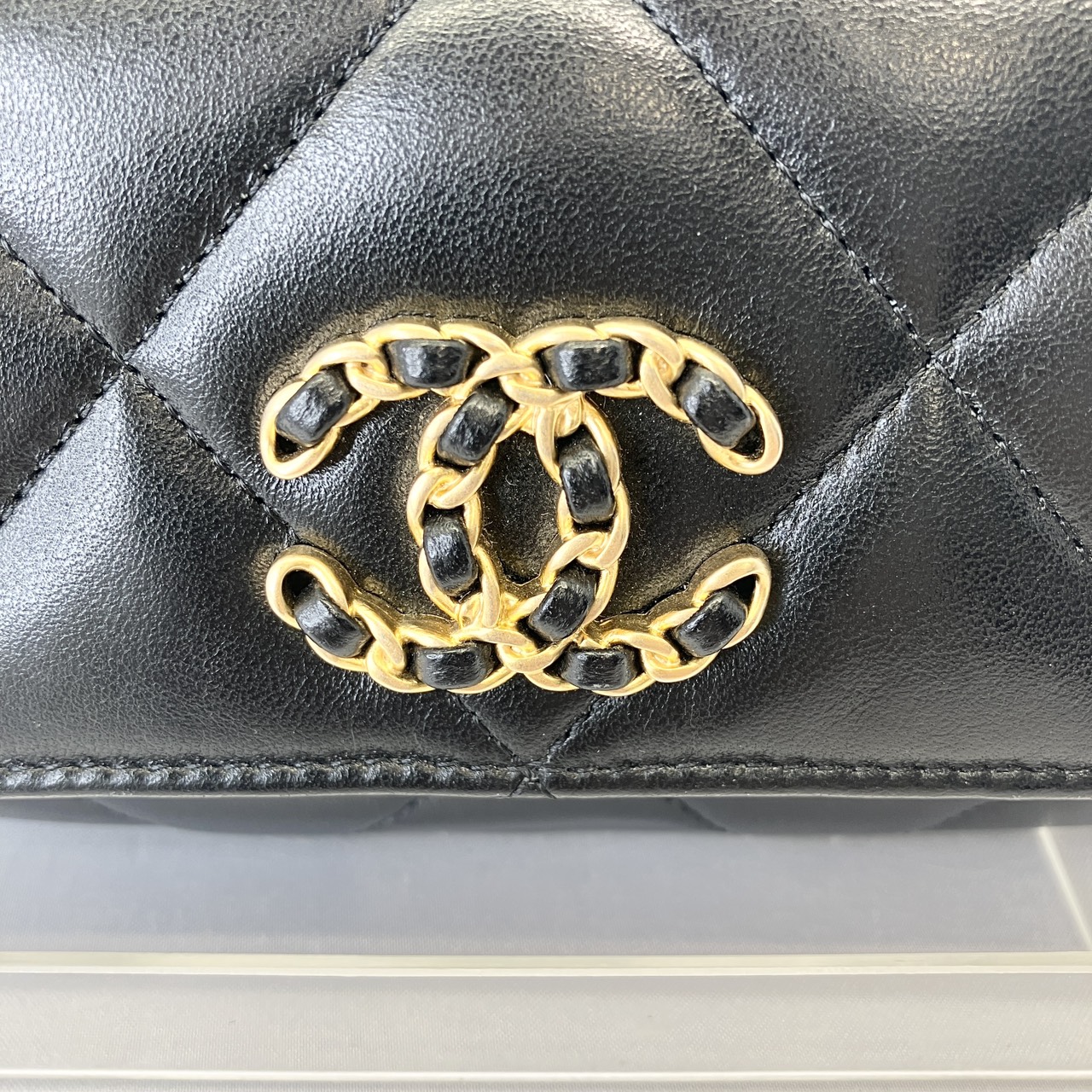 CHANEL(����ͥ�) ����ͥ�19���������������� �������󥷥������Хå� �֥�å� �������/����С���� ��ॹ���� �����/������/31���� ���A (����Ź)