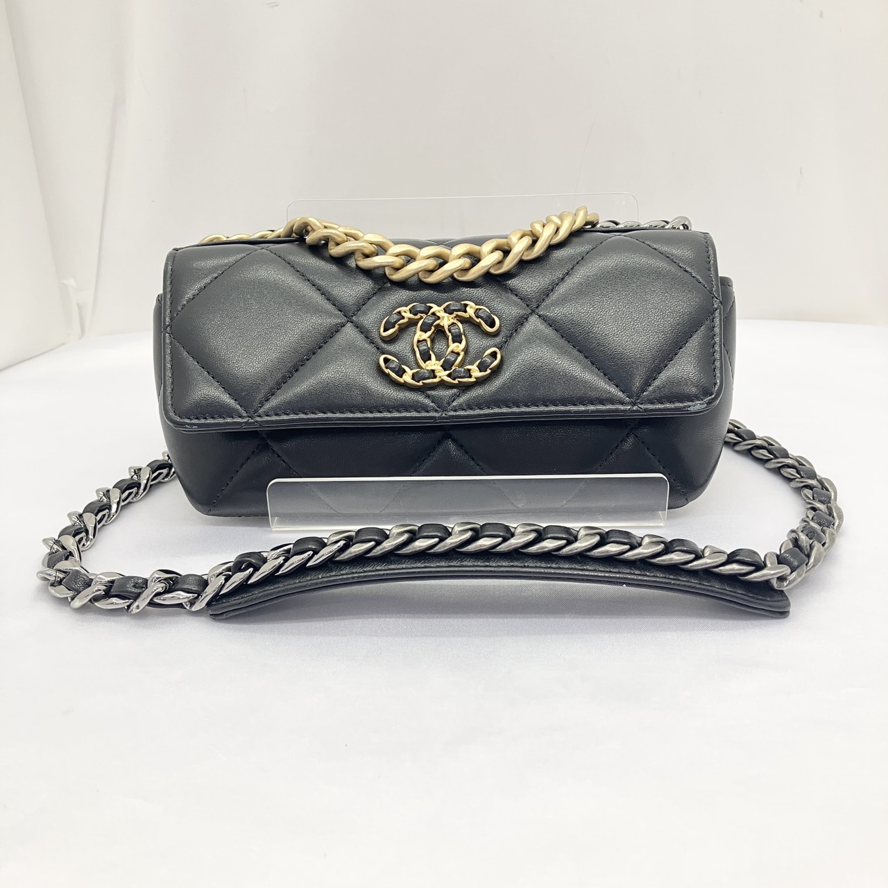 CHANEL(����ͥ�) ����ͥ�19���������������� �������󥷥������Хå� �֥�å� �������/����С���� ��ॹ���� �����/������/31���� ���A (����Ź)