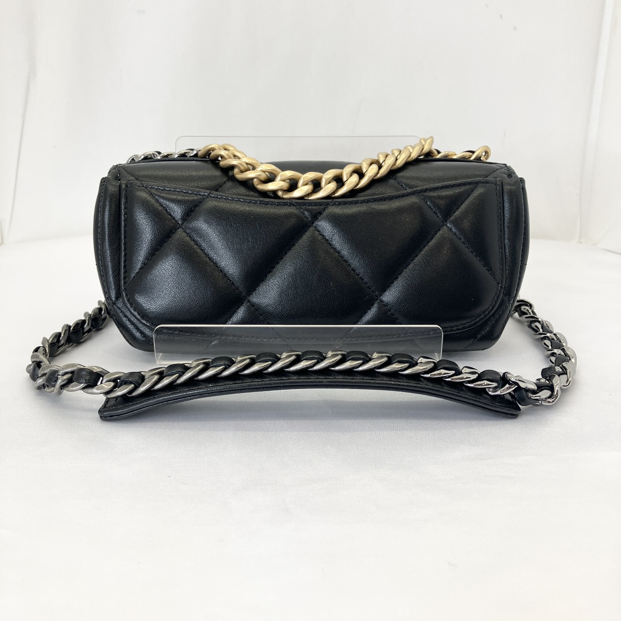 CHANEL(����ͥ�) ����ͥ�19���������������� �������󥷥������Хå� �֥�å� �������/����С���� ��ॹ���� �����/������/31���� ���A (����Ź)