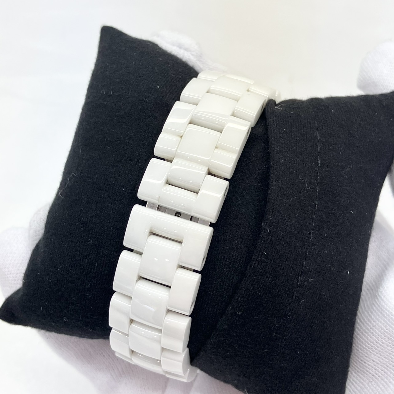 CHANEL(����ͥ�) J12 �����Υ���� H1007  �ۥ磻��ʸ���� 2012ǯ11�� ����� UK-36 (����Ź)