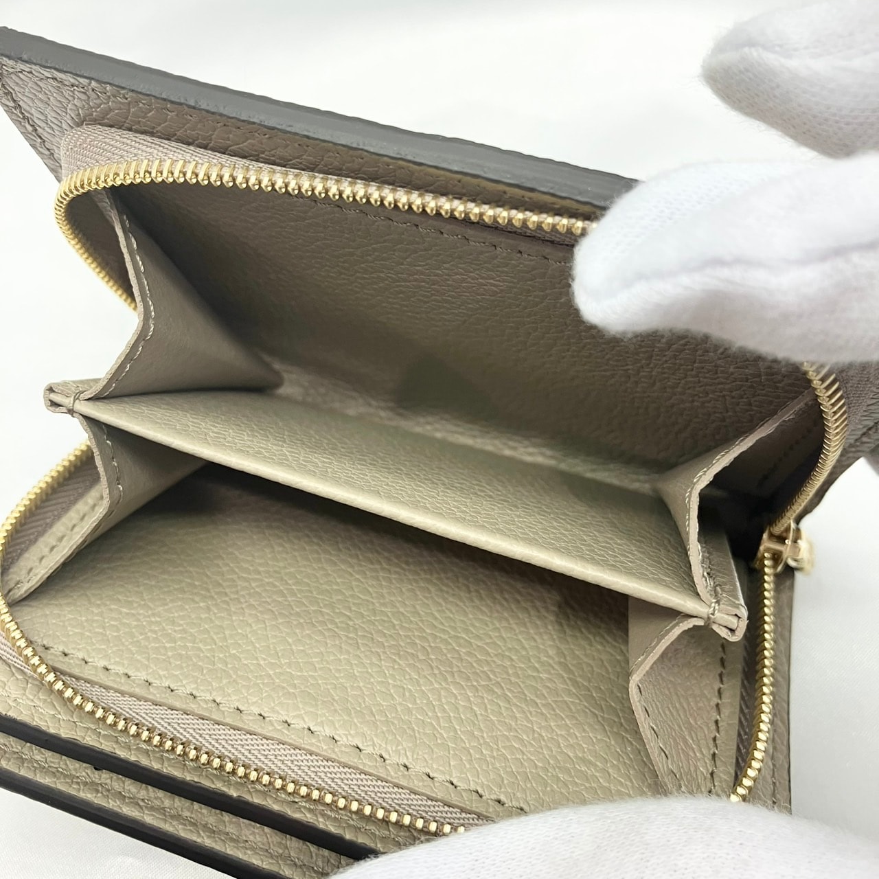 LOUIS VUITTON(�륤�����ȥ�) �ݥ�ȥե����桦���쥢 M82370 ����ץ��� �ȥ���ȥ졼�� ���졼�� IC���å� ̤���� (����Ź)