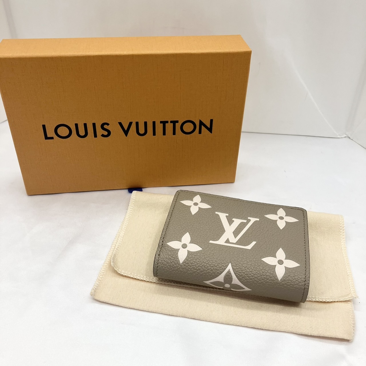 LOUIS VUITTON(�륤�����ȥ�) �ݥ�ȥե����桦���쥢 M82370 ����ץ��� �ȥ���ȥ졼�� ���졼�� IC���å� ̤���� (����Ź)