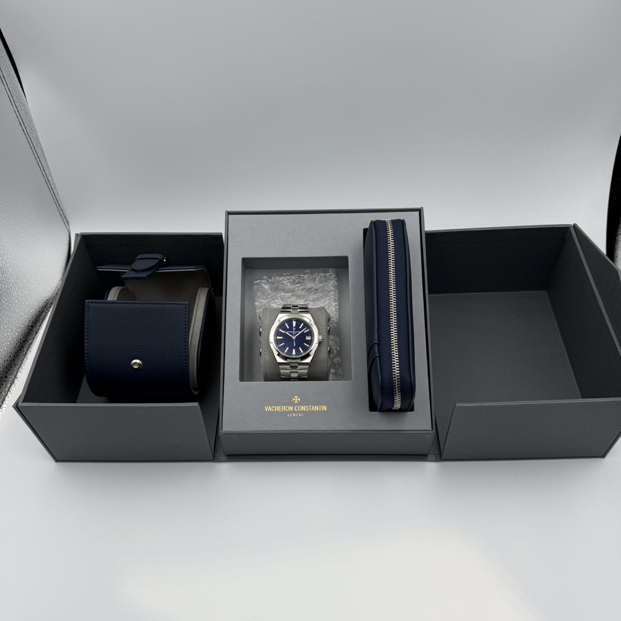 VACHERON CONSTANTIN(����������󥳥󥹥��󥿥�) ���������������� 4520V/210A-B128 �֥롼 2025ǯ6�� ̤���� ���ض�Ź ST-275