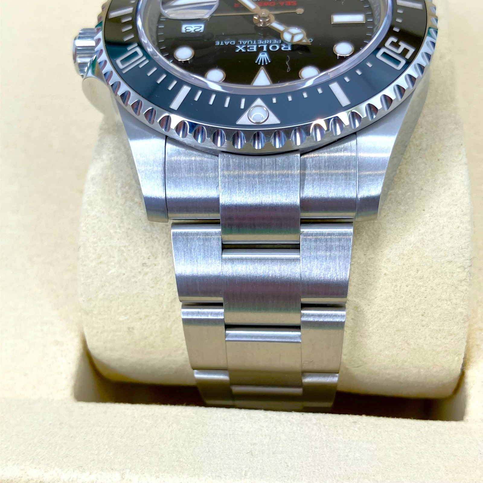 ROLEX(����å���) �����ɥ����顼 126600 �֥�å�ʸ���� 2026ǯ2�� ������� UK-27 (����Ź)