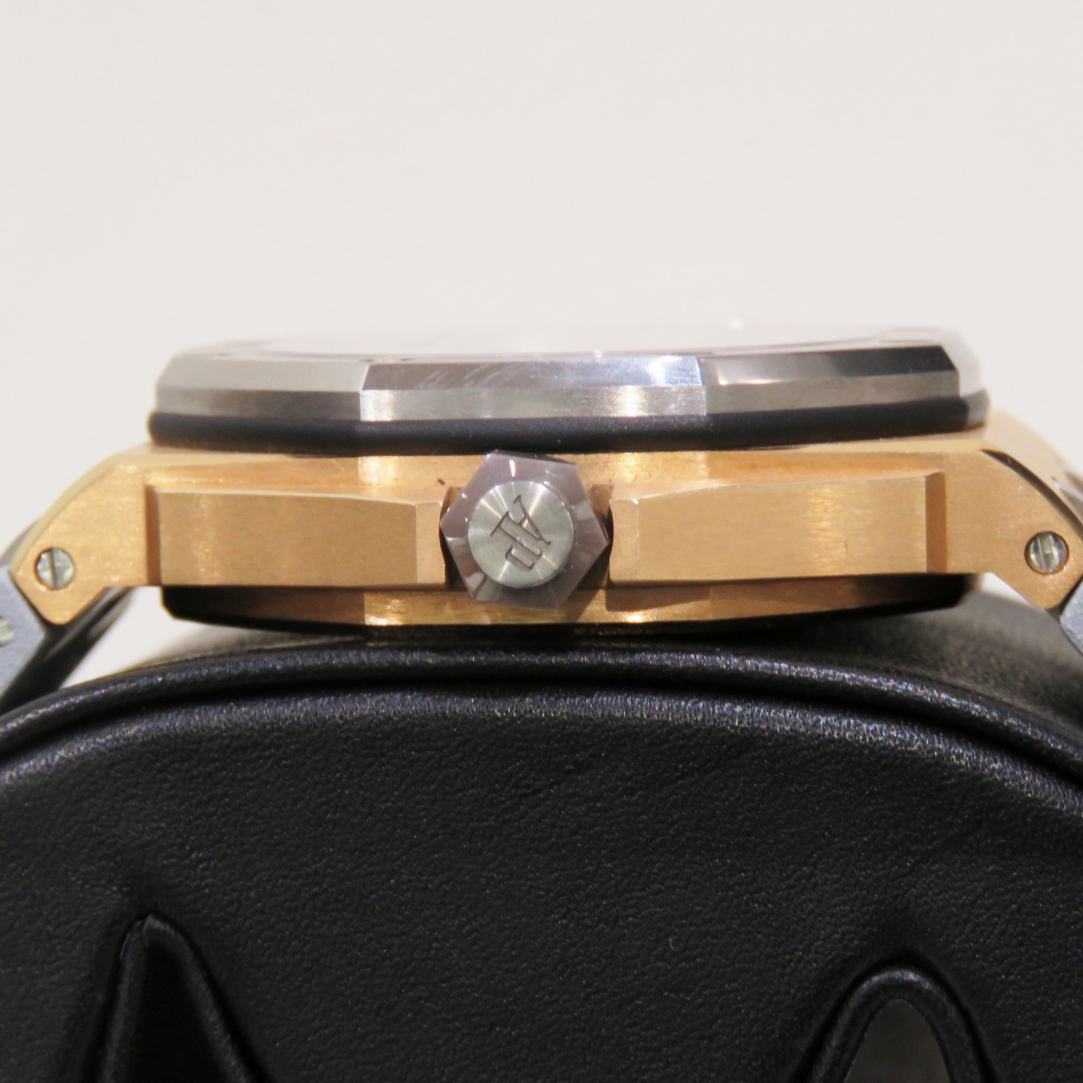 AUDEMARS PIGUET (�����ǥޡ��ԥ�) ������륪���� ���ե��祢 �����С� �ӻ��� 15711OI.OO.A006CA.01 �ۥ磻�� PG/��С� �����ץ󥮥�� ��°�ʴ��� ������� C-071 ���Ź