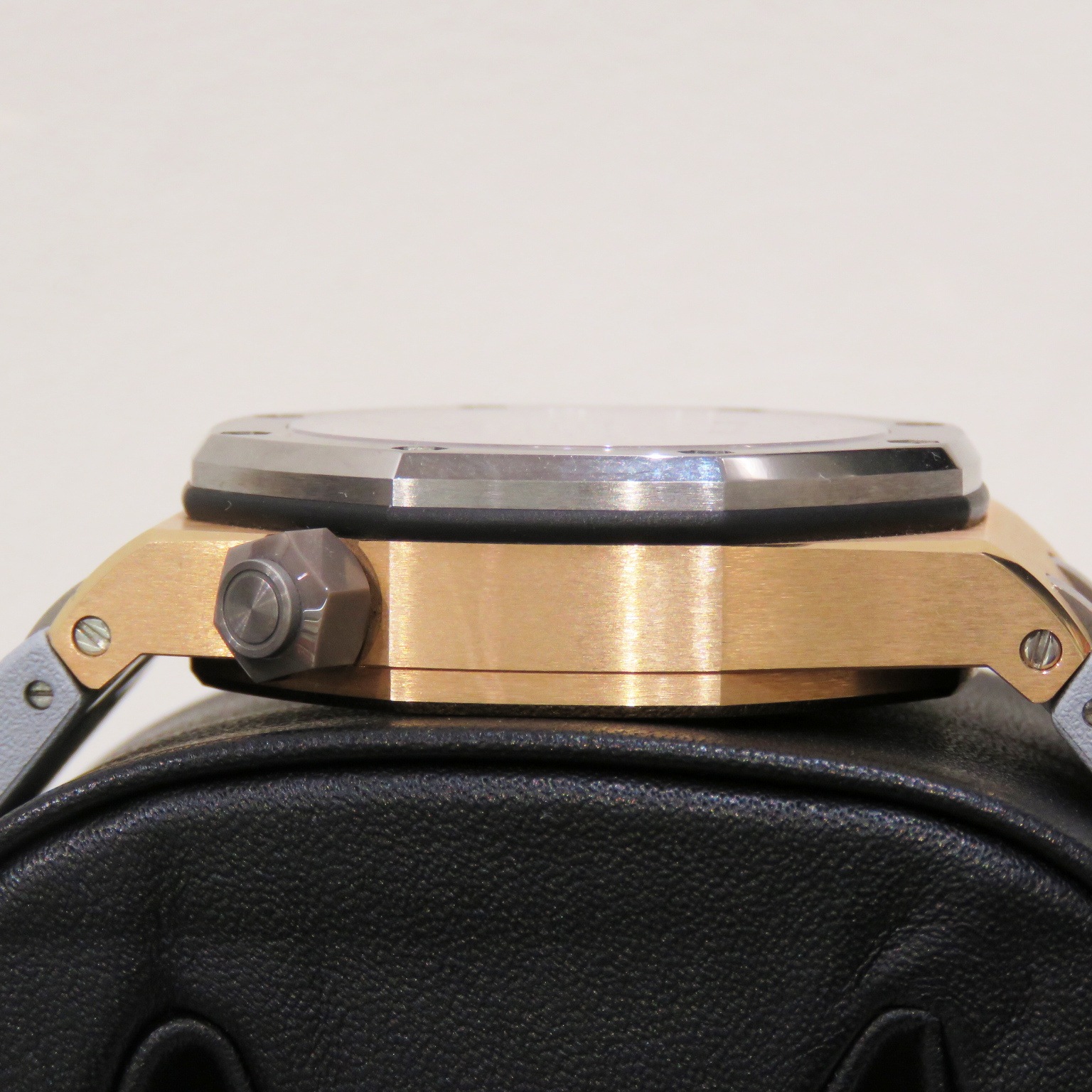 AUDEMARS PIGUET (�����ǥޡ��ԥ�) ������륪���� ���ե��祢 �����С� �ӻ��� 15711OI.OO.A006CA.01 �ۥ磻�� PG/��С� �����ץ󥮥�� ��°�ʴ��� ������� C-071 ���Ź