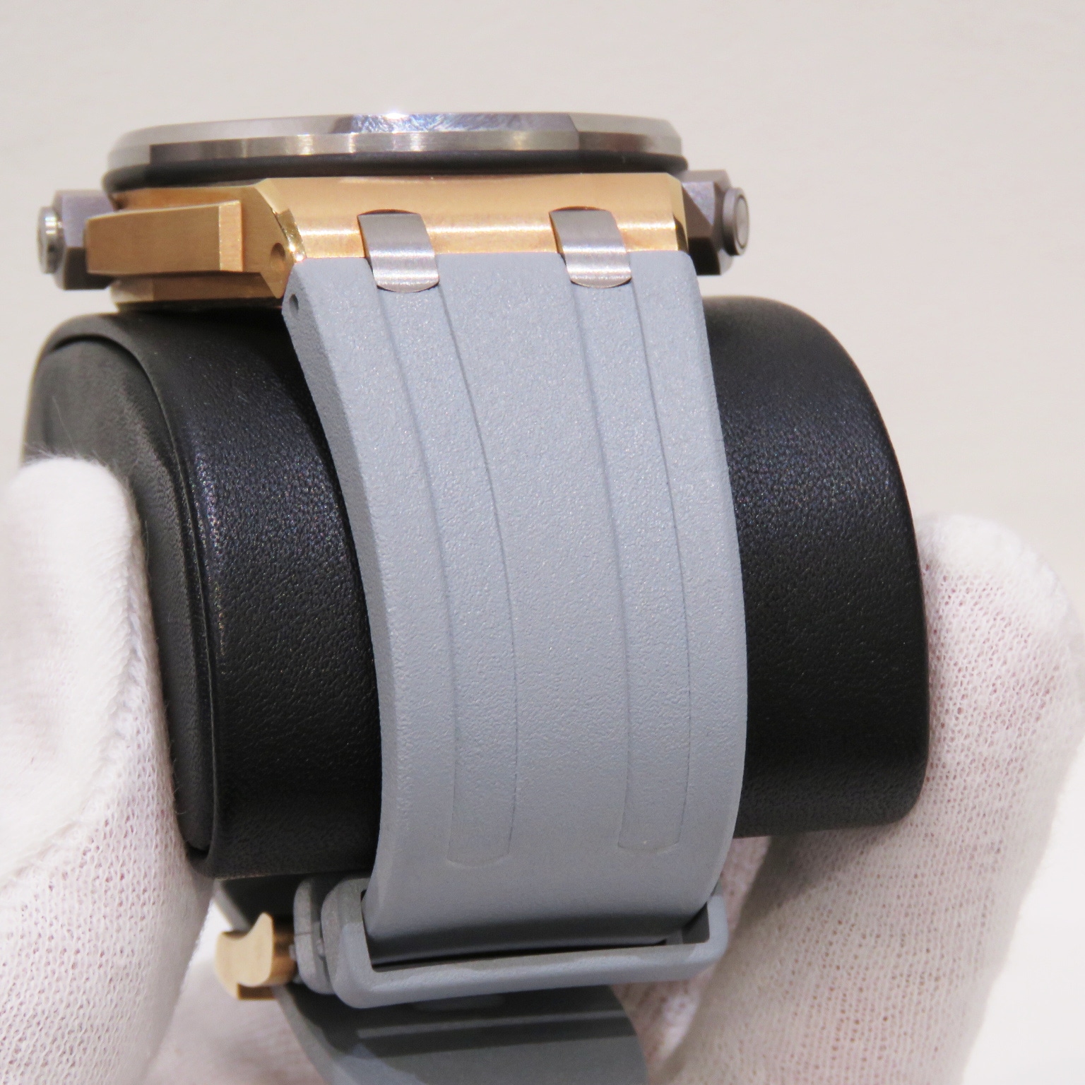 AUDEMARS PIGUET (�����ǥޡ��ԥ�) ������륪���� ���ե��祢 �����С� �ӻ��� 15711OI.OO.A006CA.01 �ۥ磻�� PG/��С� �����ץ󥮥�� ��°�ʴ��� ������� C-071 ���Ź