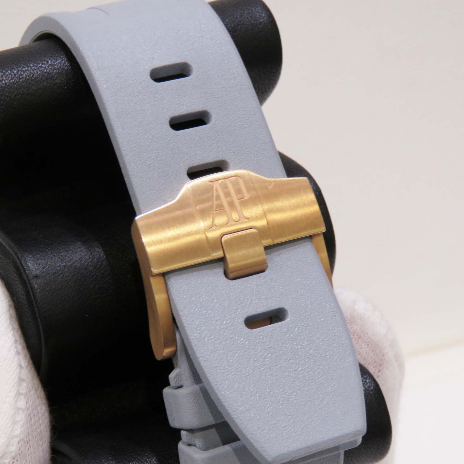 AUDEMARS PIGUET (�����ǥޡ��ԥ�) ������륪���� ���ե��祢 �����С� �ӻ��� 15711OI.OO.A006CA.01 �ۥ磻�� PG/��С� �����ץ󥮥�� ��°�ʴ��� ������� C-071 ���Ź