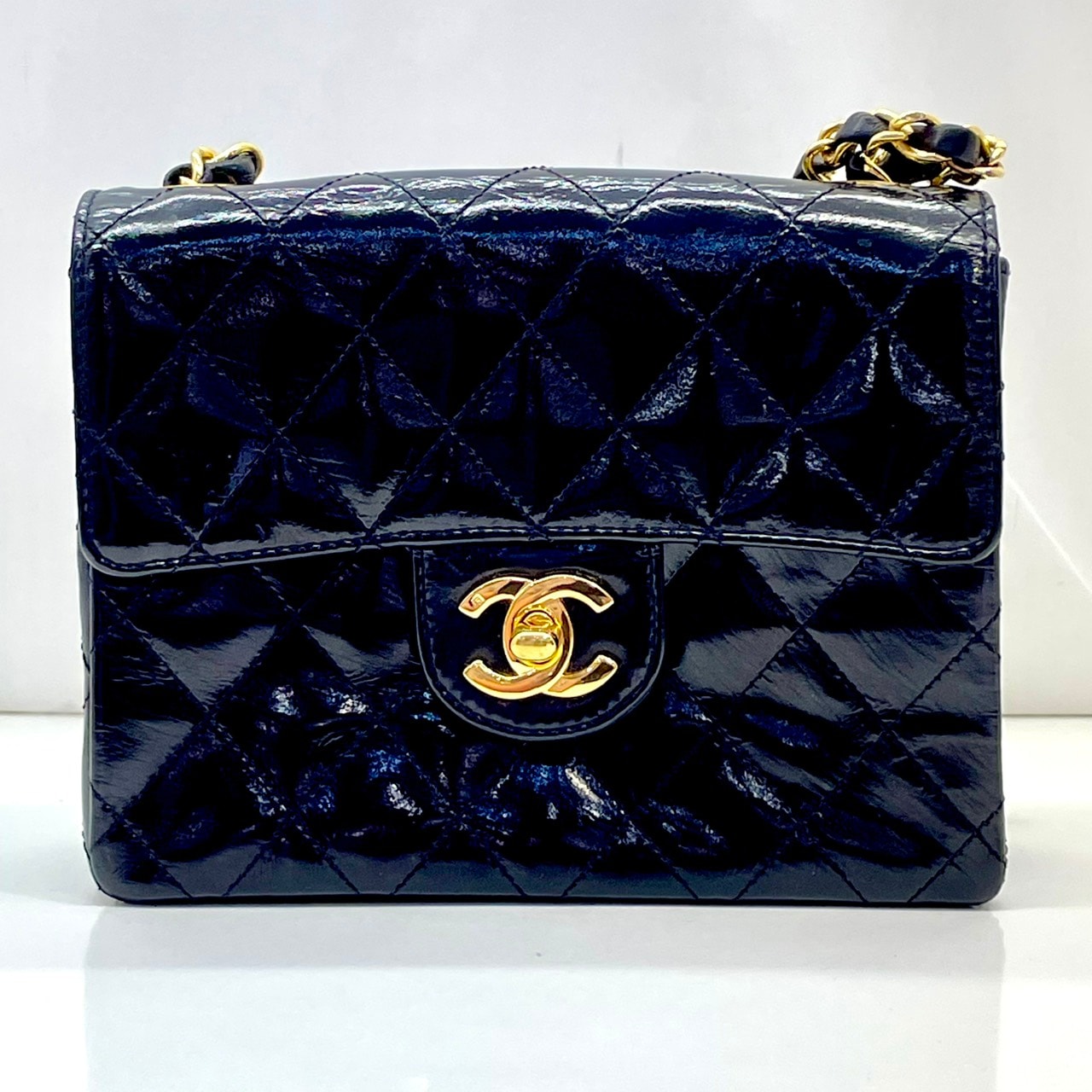 CHANEL(����ͥ�) �ߥ˥ޥȥ�å�17 �������󥷥������Хå� ���ʥ�� �֥�å�/G��� �����/������/1���� ����� (����Ź)