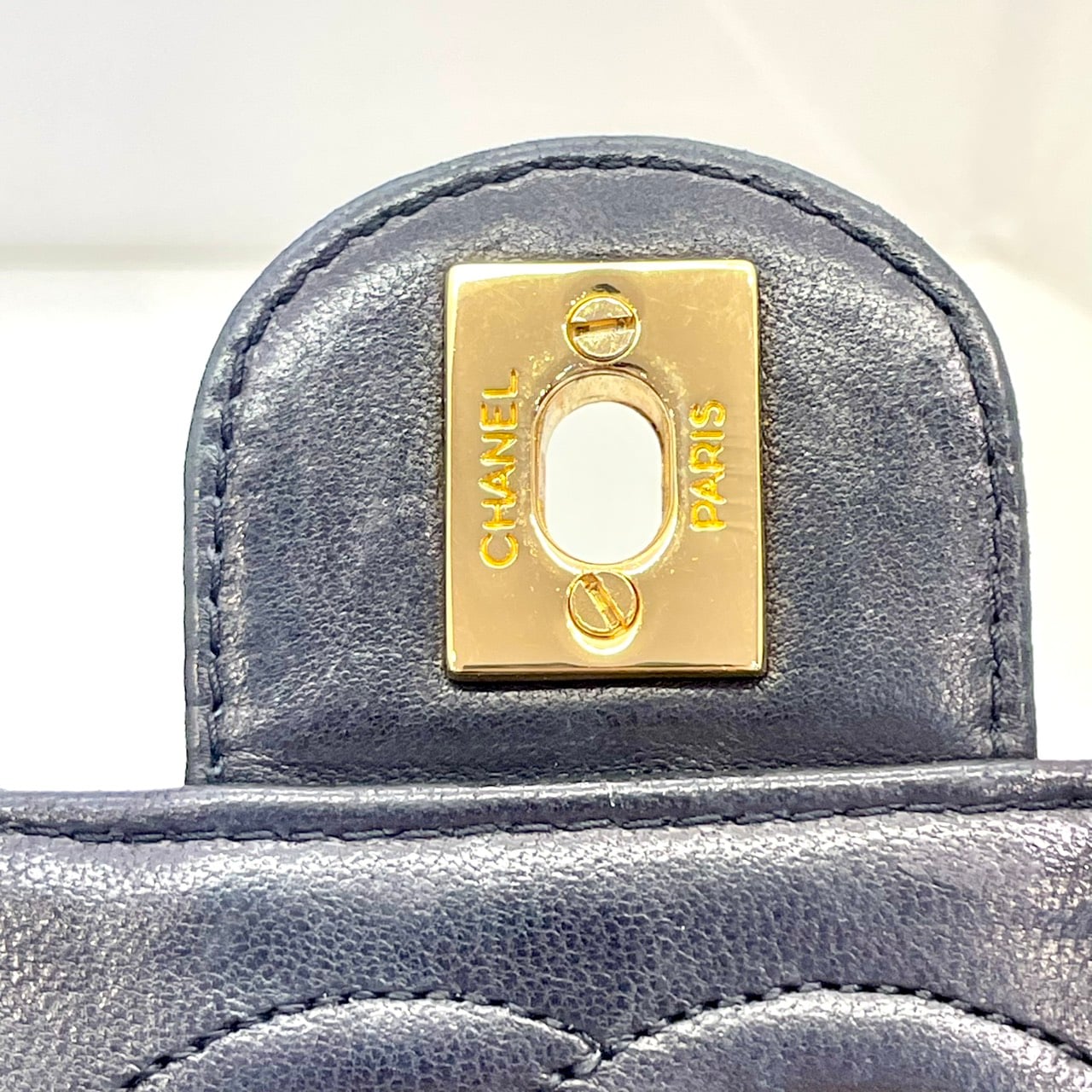 CHANEL(����ͥ�) �ߥ˥ޥȥ�å�17 �������󥷥������Хå� ���ʥ�� �֥�å�/G��� �����/������/1���� ����� (����Ź)