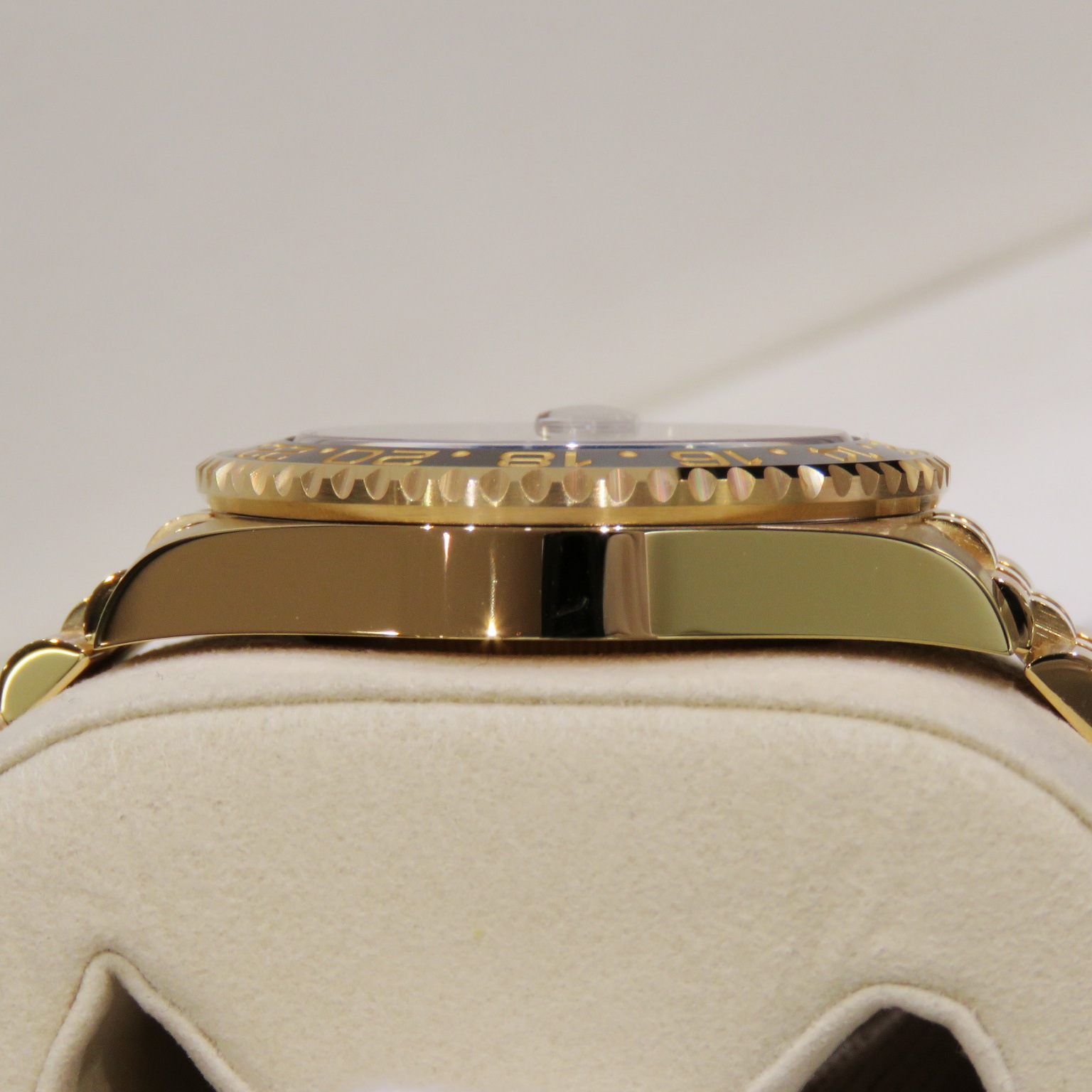 C-258 ROLEX (����å���) GMT�ޥ������� �ӻ��� 126718GRNR �֥�å� YG ����ӥ꡼ ̤Ĵ�� ��°�ʴ��� ̤���� ���Ź