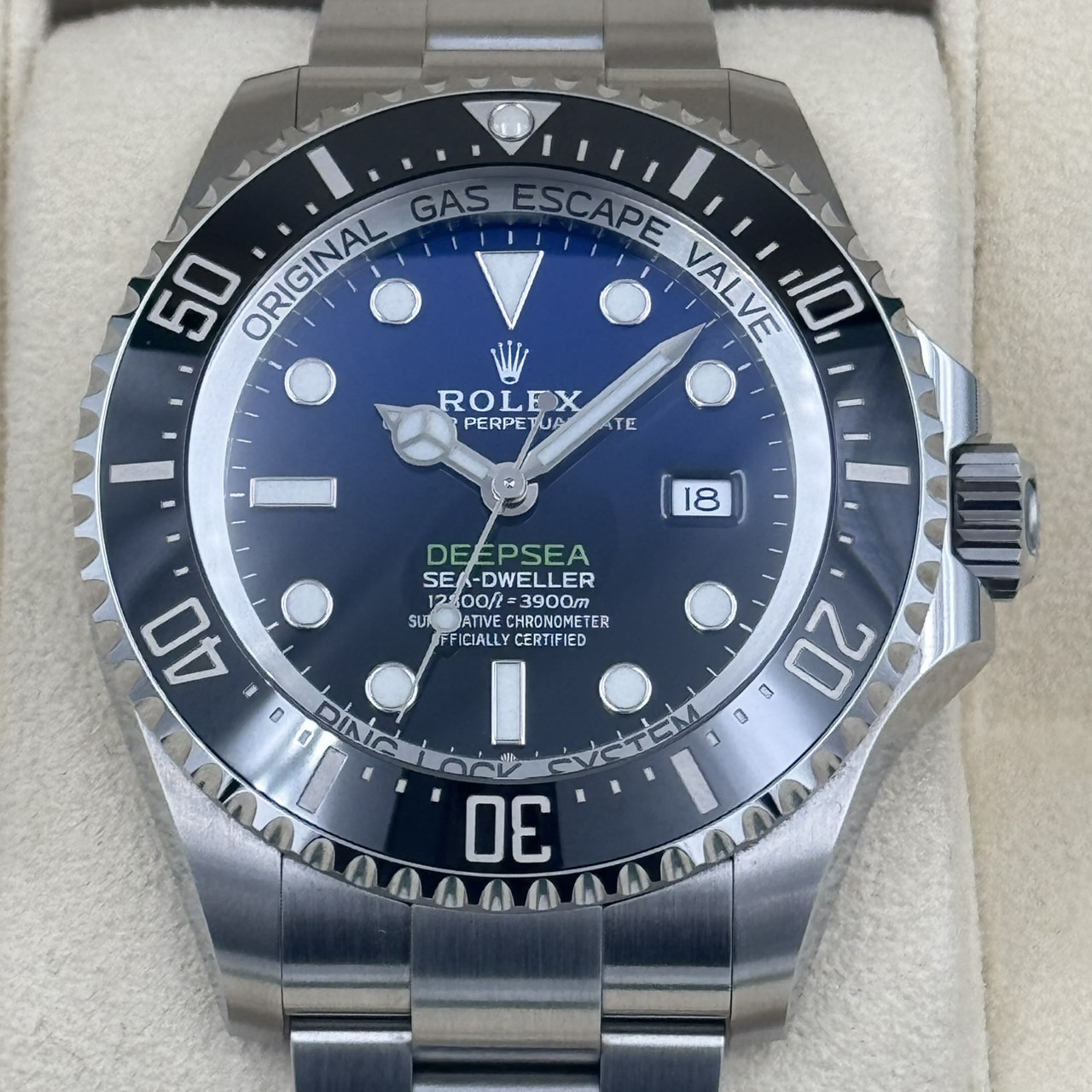 ROLEX (����å���) �ǥ����ץ��� 126660 D�֥롼 SS ������� ���ض�Ź 