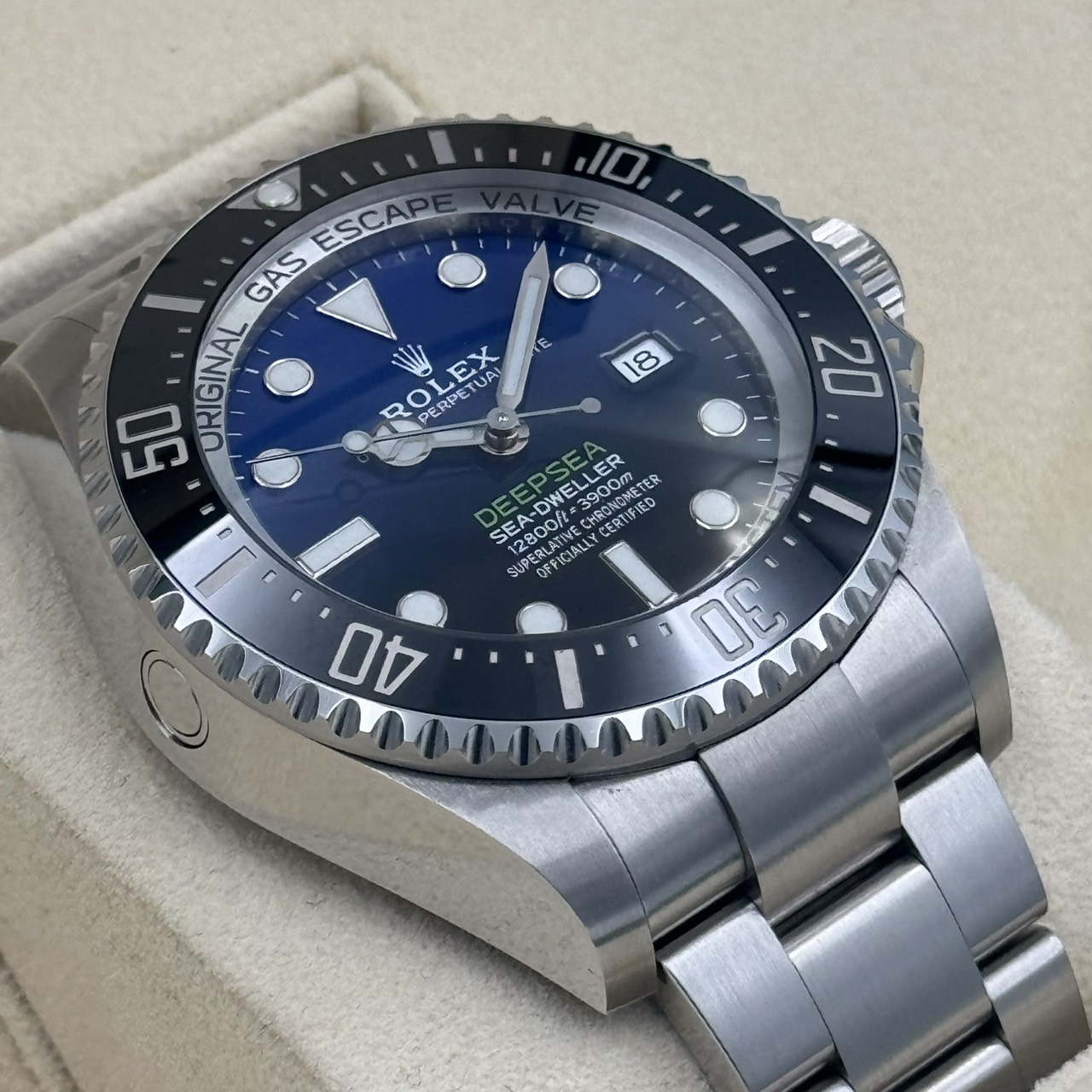 ROLEX (����å���) �ǥ����ץ��� 126660 D�֥롼 SS ������� ���ض�Ź 