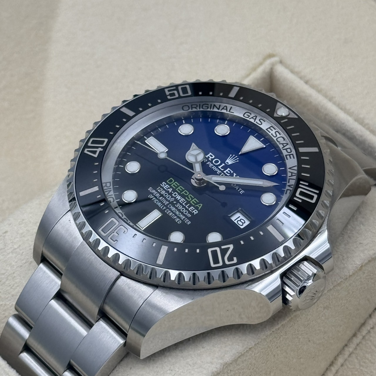 ROLEX (����å���) �ǥ����ץ��� 126660 D�֥롼 SS ������� ���ض�Ź 