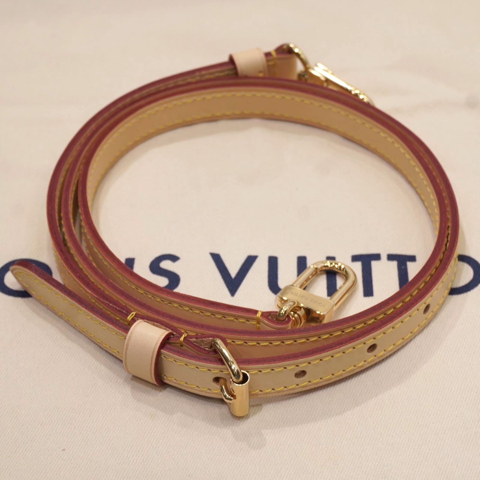 LOUIS VUITTON (�륤�����ȥ�) �ץƥ��å� �����꡼�� M20468 �֥饦�� ��Υ���� ���A B139 ���Ź