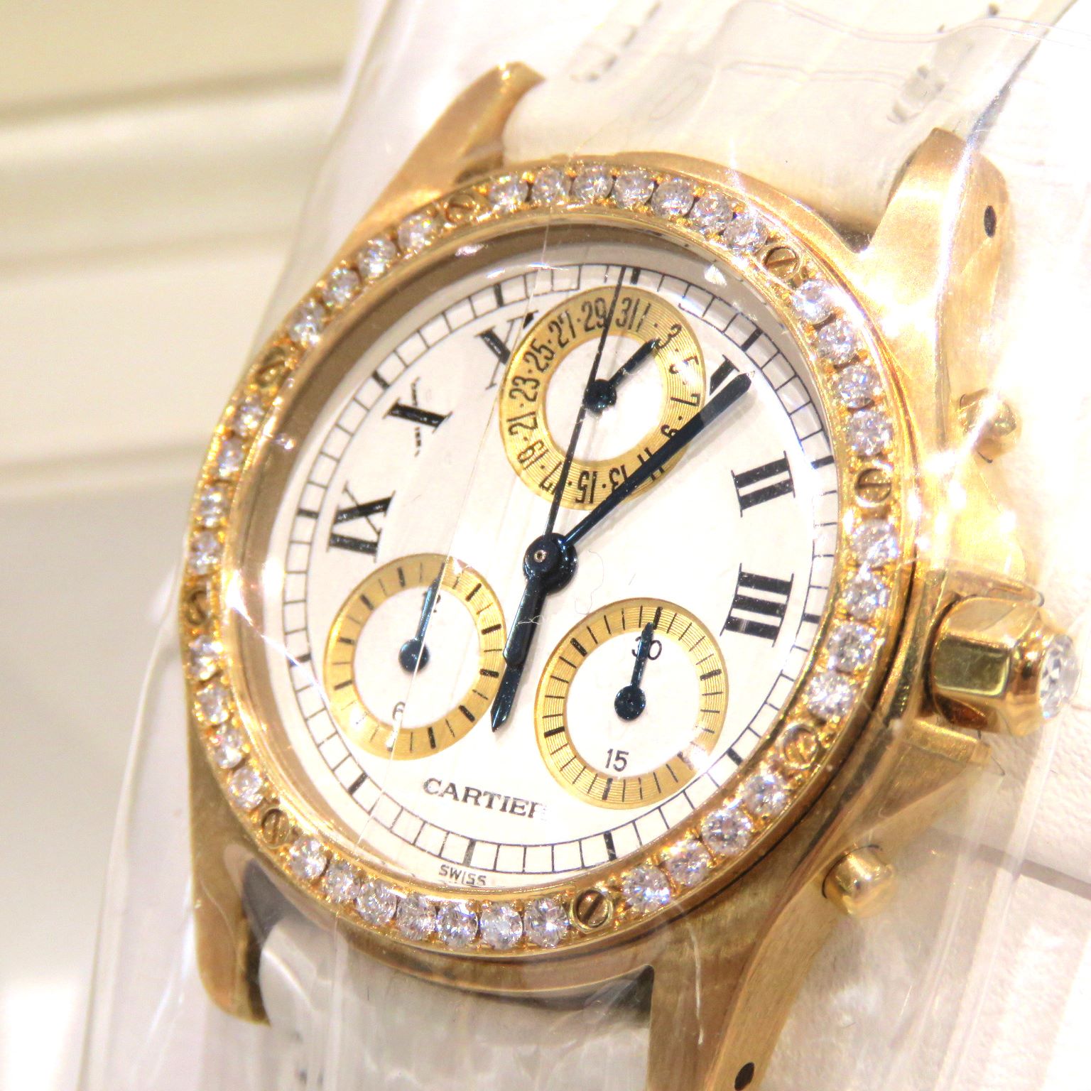 Cartier (����ƥ���) ����ȥ��饦��ɥ����Υ�ե�å���  �ӻ��� 15300C1049 �ۥ磻�� �ۥ磻�ȥ쥶�� �����̵�� ��Ȣ��OH�����񡦺���ͭ ���A Y-066 ���Ź