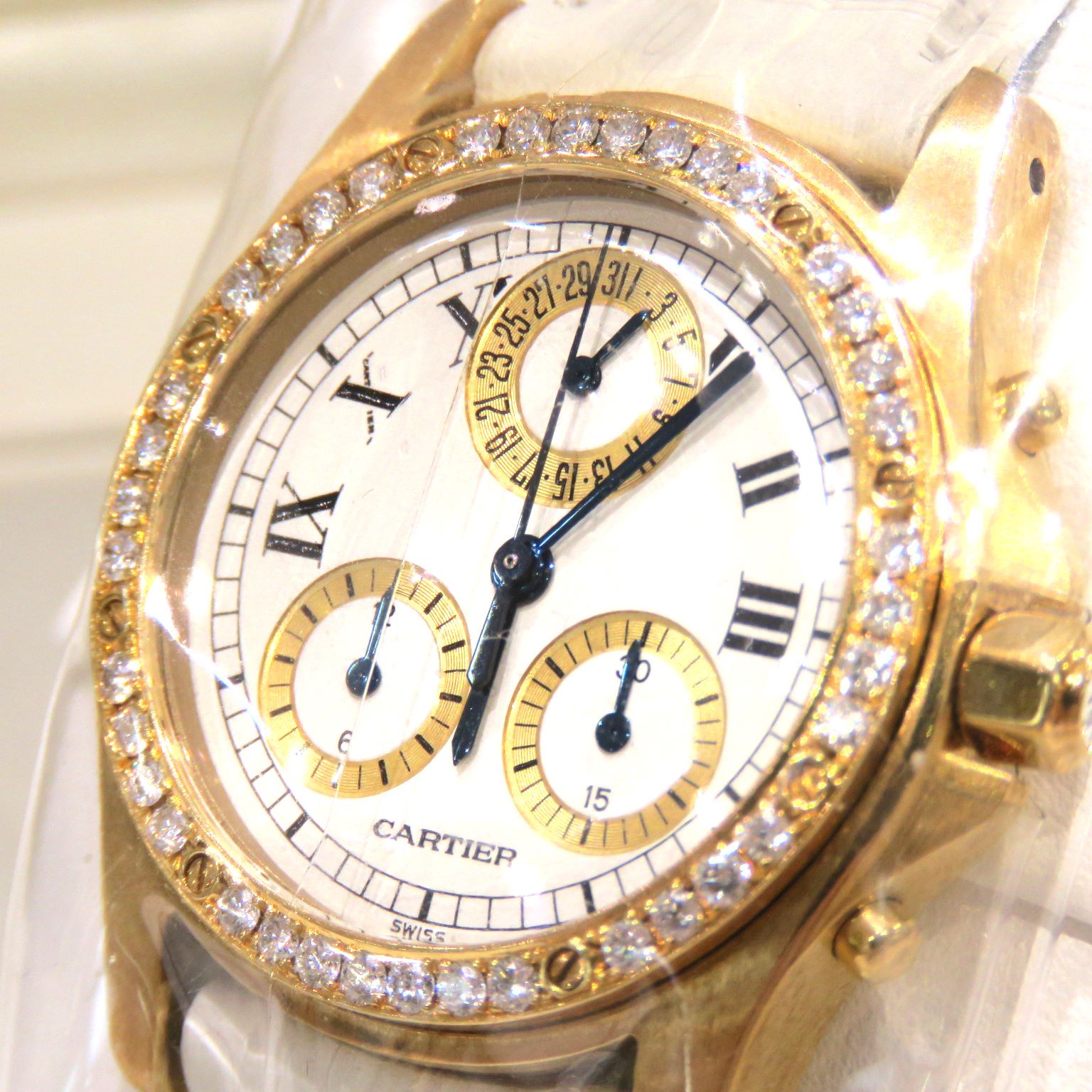 Cartier (����ƥ���) ����ȥ��饦��ɥ����Υ�ե�å���  �ӻ��� 15300C1049 �ۥ磻�� �ۥ磻�ȥ쥶�� �����̵�� ��Ȣ��OH�����񡦺���ͭ ���A Y-066 ���Ź