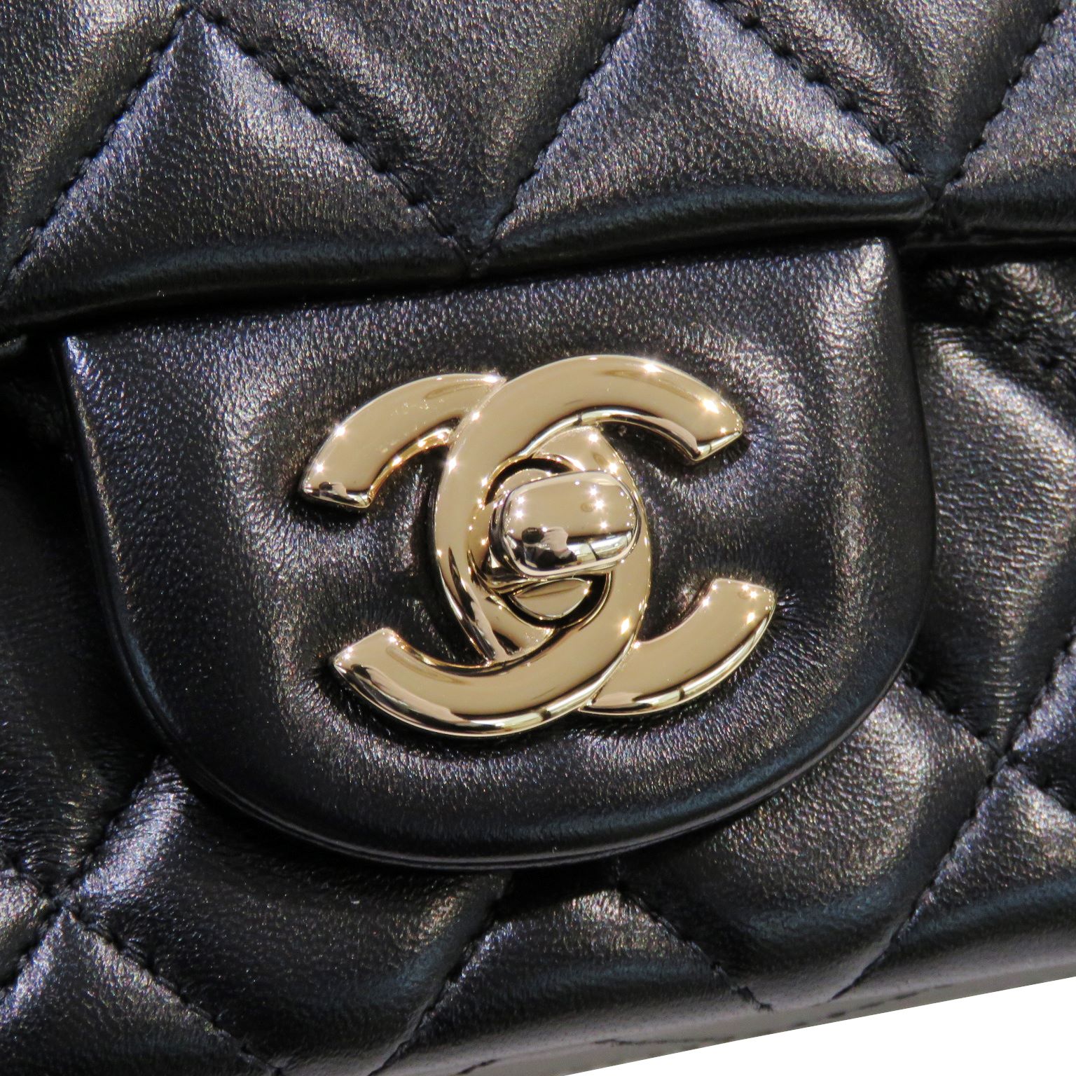 CHANEL (����ͥ�) �ߥ˥��饷�å��ϥ�ɥХå�(�ߥ˥ޥȥ�å�20) A69900 �֥�å�(�����ѥ󥴡���ɶ��) ��ॹ���� ���A B133 ���Ź