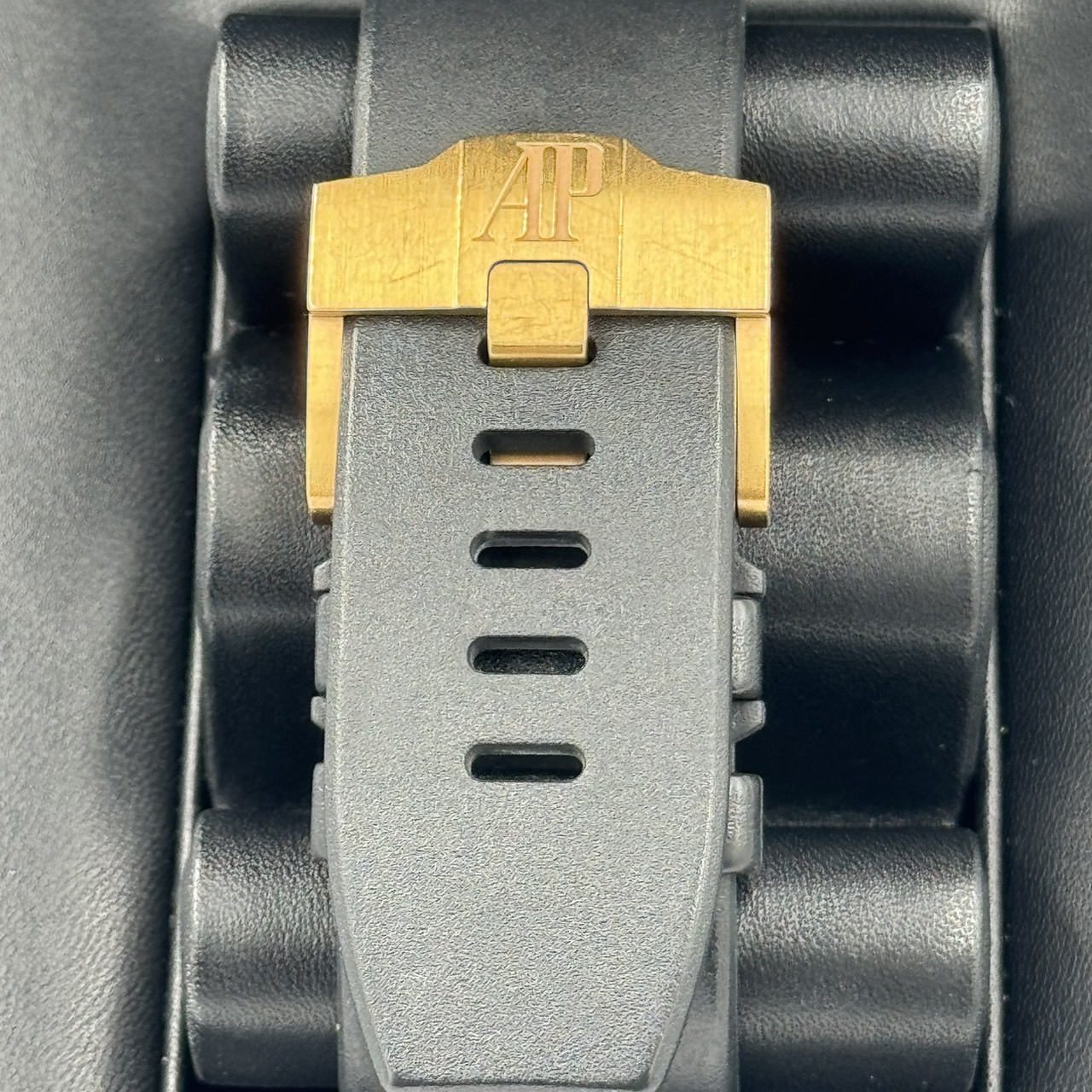 AUDEMARS PIGUET(�����ǥޡ��ԥ�) �����ǥޥԥ� ������륪���� ���ե��祢�����Υ���� 26401RO.OO.A002CA.01 �֥�å� PG�ߥ�С� ����� ���ض�Ź CAT-196 