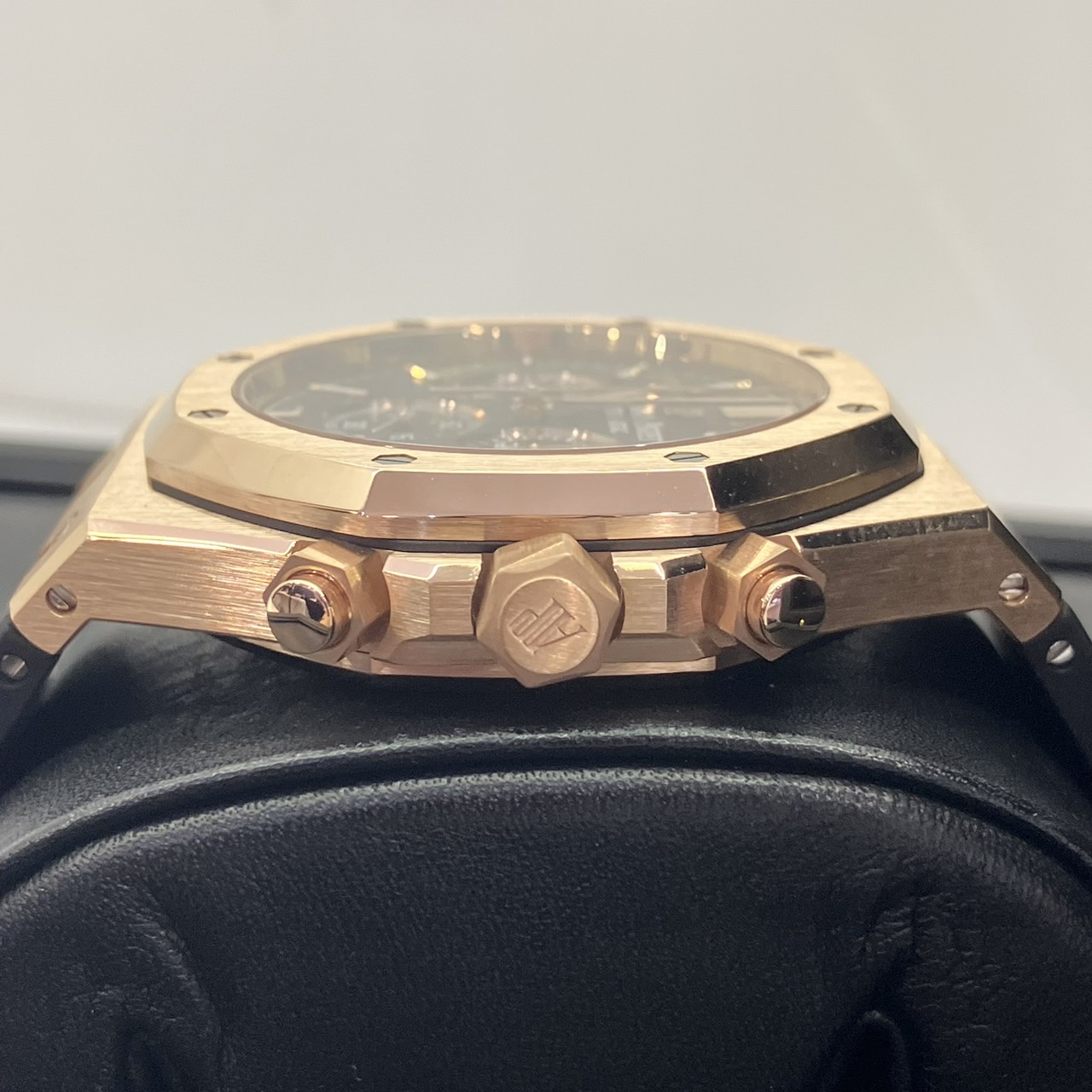 AUDEMARS PIGUET(�����ǥޥԥ�) ������륪���� 26320.OR.OO.D002CR.01 �֥�å� 750RG �������� OH������ ��ţ� UG-421 (����Ź)