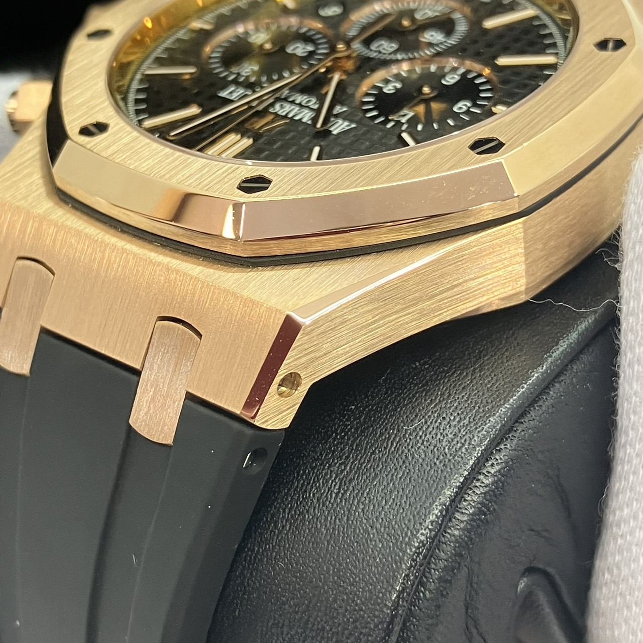 AUDEMARS PIGUET(�����ǥޥԥ�) ������륪���� 26320.OR.OO.D002CR.01 �֥�å� 750RG �������� OH������ ��ţ� UG-421 (����Ź)