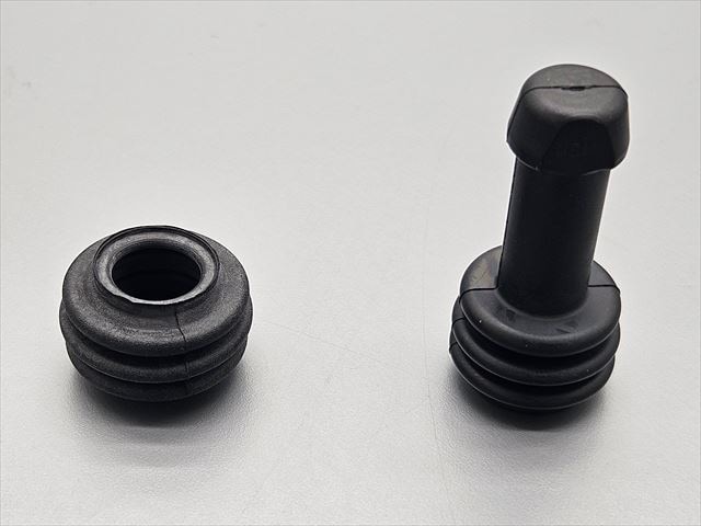 ゼファー400 純正キャリパーブーツセット (リヤ) C1～4 | KAWASAKI