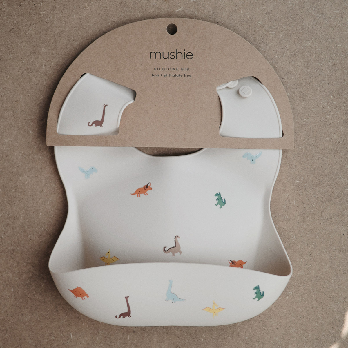 mushie ムシエ シリコン お食事エプロン ダイナソー ブリベビ通販
