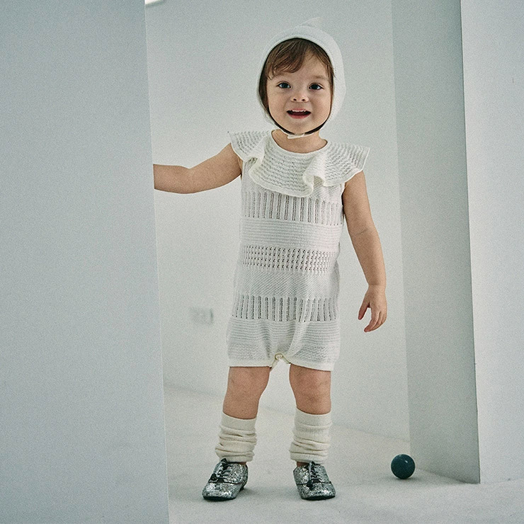 MARLMARL マールマール ニットフリルロンパース (70-80cm) / シロ