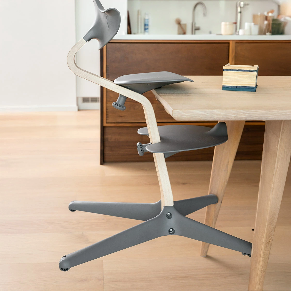 ストッケ STOKKE ノミ チェア ナチュラル グレー ブリベビ通販