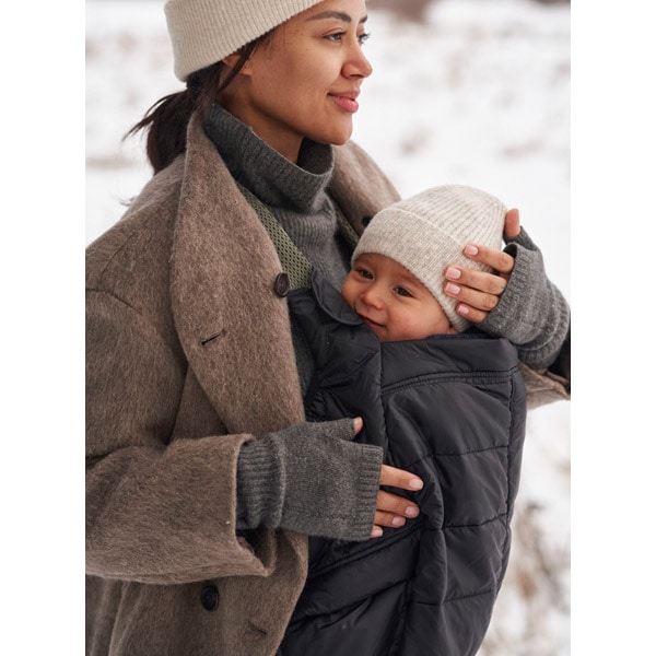 【BABYBJORN/ベビービョルン】フード付きウィンターカバー★美品 公式】ベビービョルン 抱っこ紐用ウィンターカバー｜防風・防寒