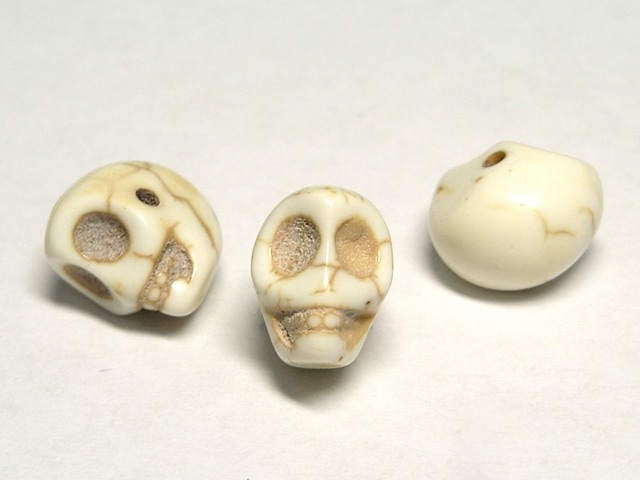 スカルビーズ ドクロ アクセサリーパーツ ホワイト サイズ：中 (横穴