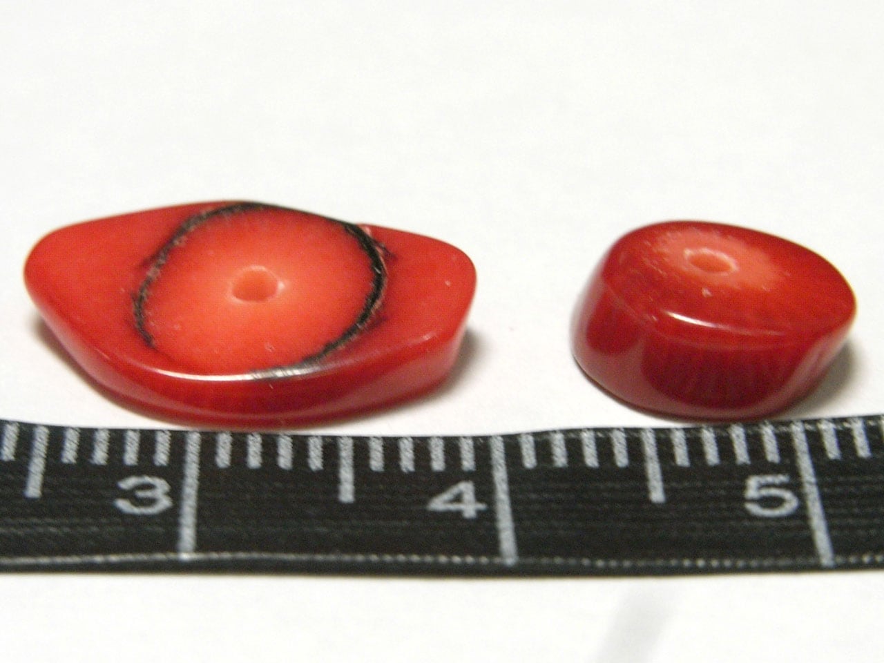 珊瑚（染色） 真紅 輪切り 約8～10×2～4mm 約40cm 連販売 約