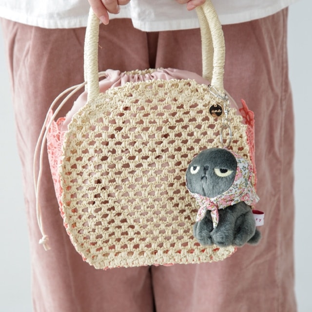 どんぐり@ラ/ク/マでも出品可グレーS 有料ギフトラッピング対応商品】花柄スカーフキーホルダー アングリー