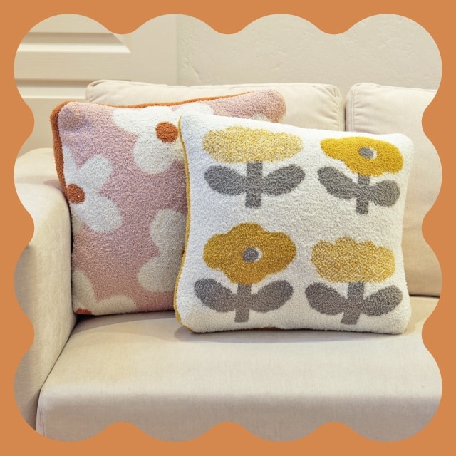 ヴェルサイユ宮殿で買った　クッションカバー　フルールドリス刺繍 クッションカバー Irodori Flower イロドリフラワー | ストアおすすめ