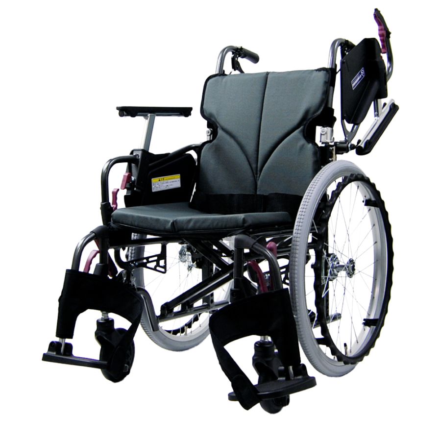 自走式車いす モダンCスタイル（エアータイヤ仕様・背折れ式・ドラム式介助ブレーキ）KMD-C22-45-M