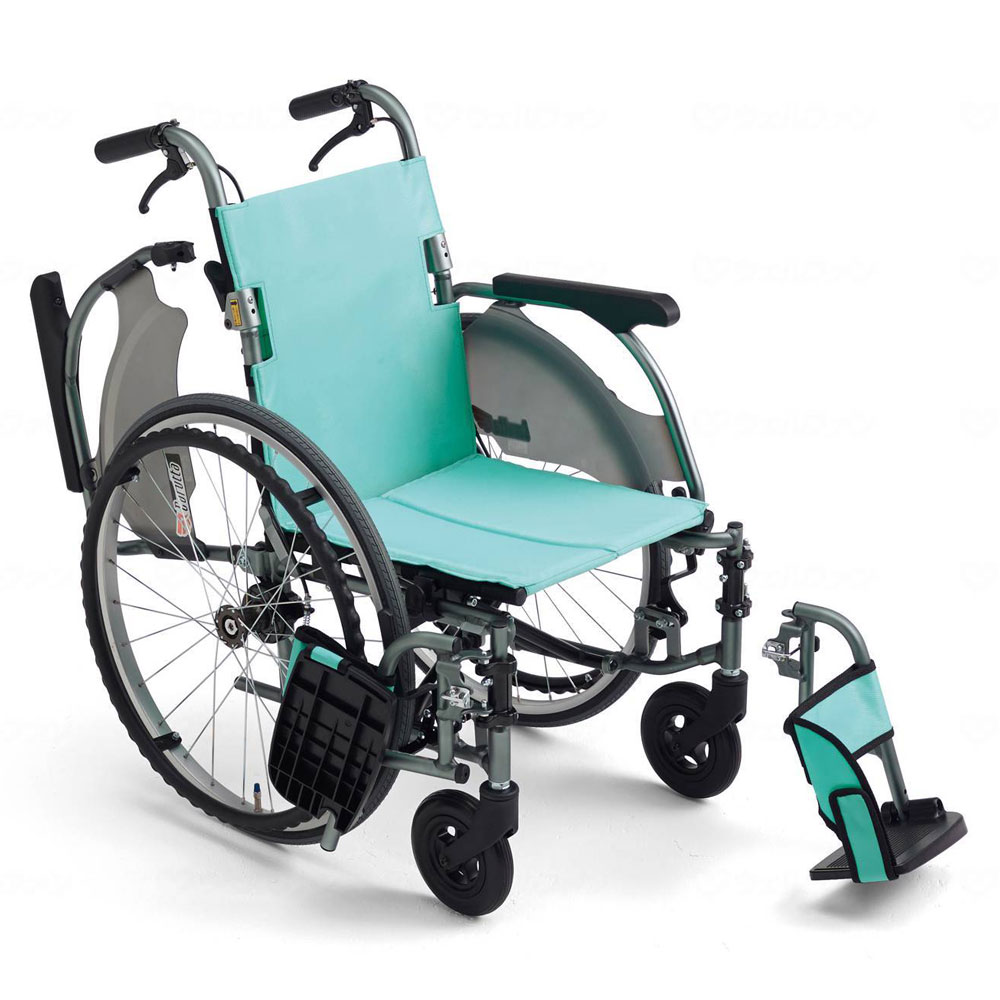 自走用車椅子ＣＲＴ－３Ｌｏ　背折れ式・介助ブレーキ付・肘掛け跳ね上げ・足台スイングアウト・エアータイヤ仕様・低床タイプ