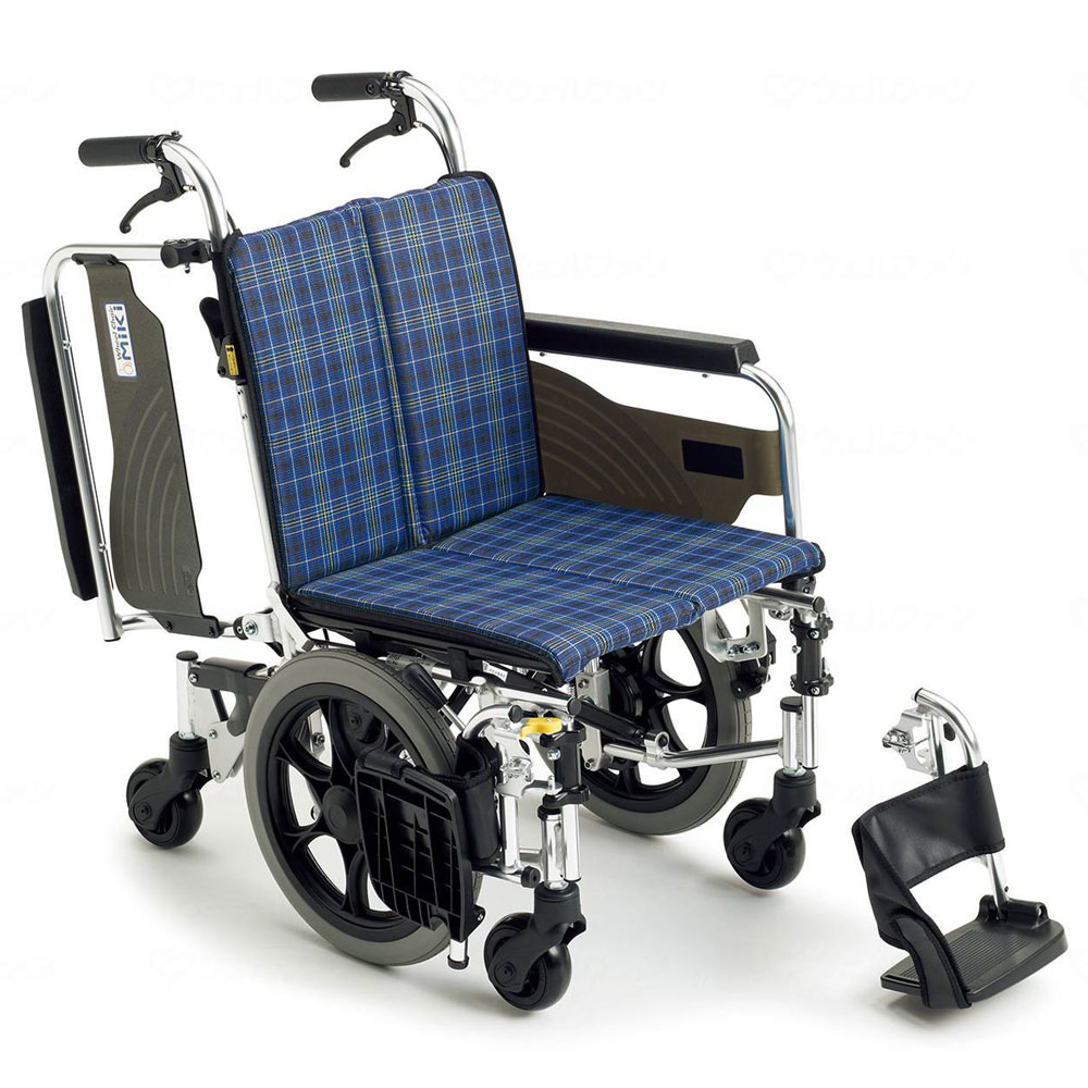【父の日クーポン最大10%OFF】介助用六輪車椅子 スキット６