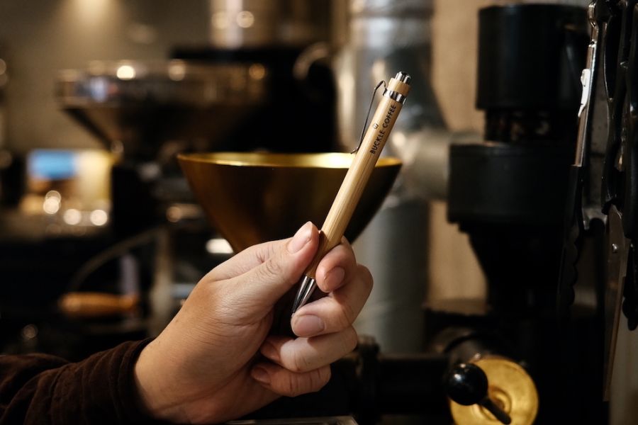 BUCKLE COFFEE オリジナルボールペン（黒）