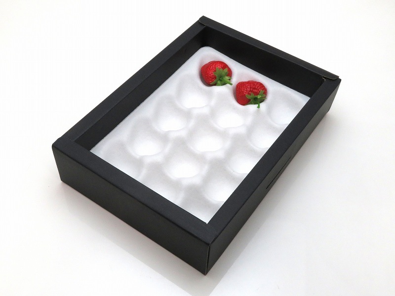 イチゴトレイ　(15穴)　PS+不織布　50枚/袋　イチゴ化粧箱専用